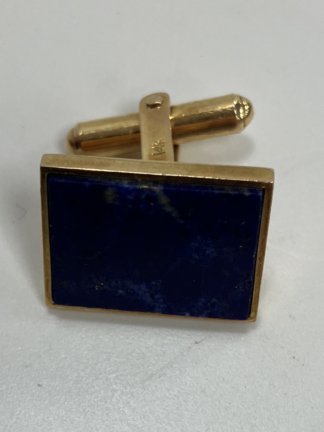 Three pairs of 15 carat gold mounted gent's cufflinks, - Image 5 of 5