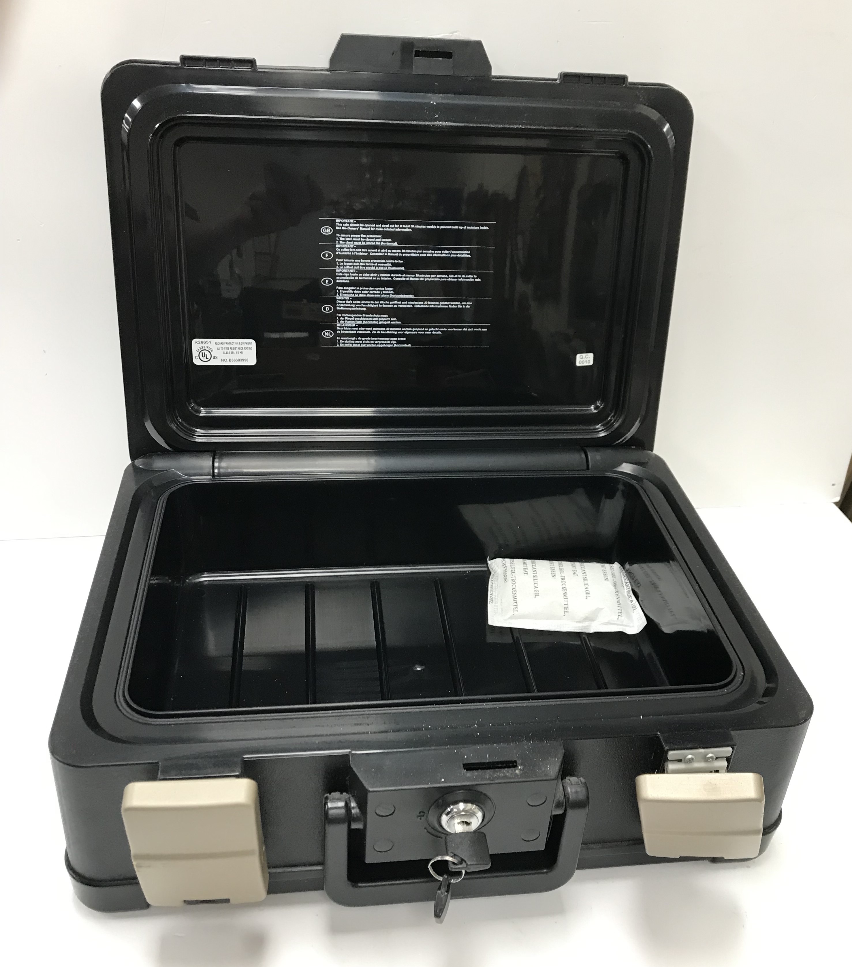 A Honeywell heavy duty lock box 40 cm x 31 cm x 17 cm - Image 2 of 2