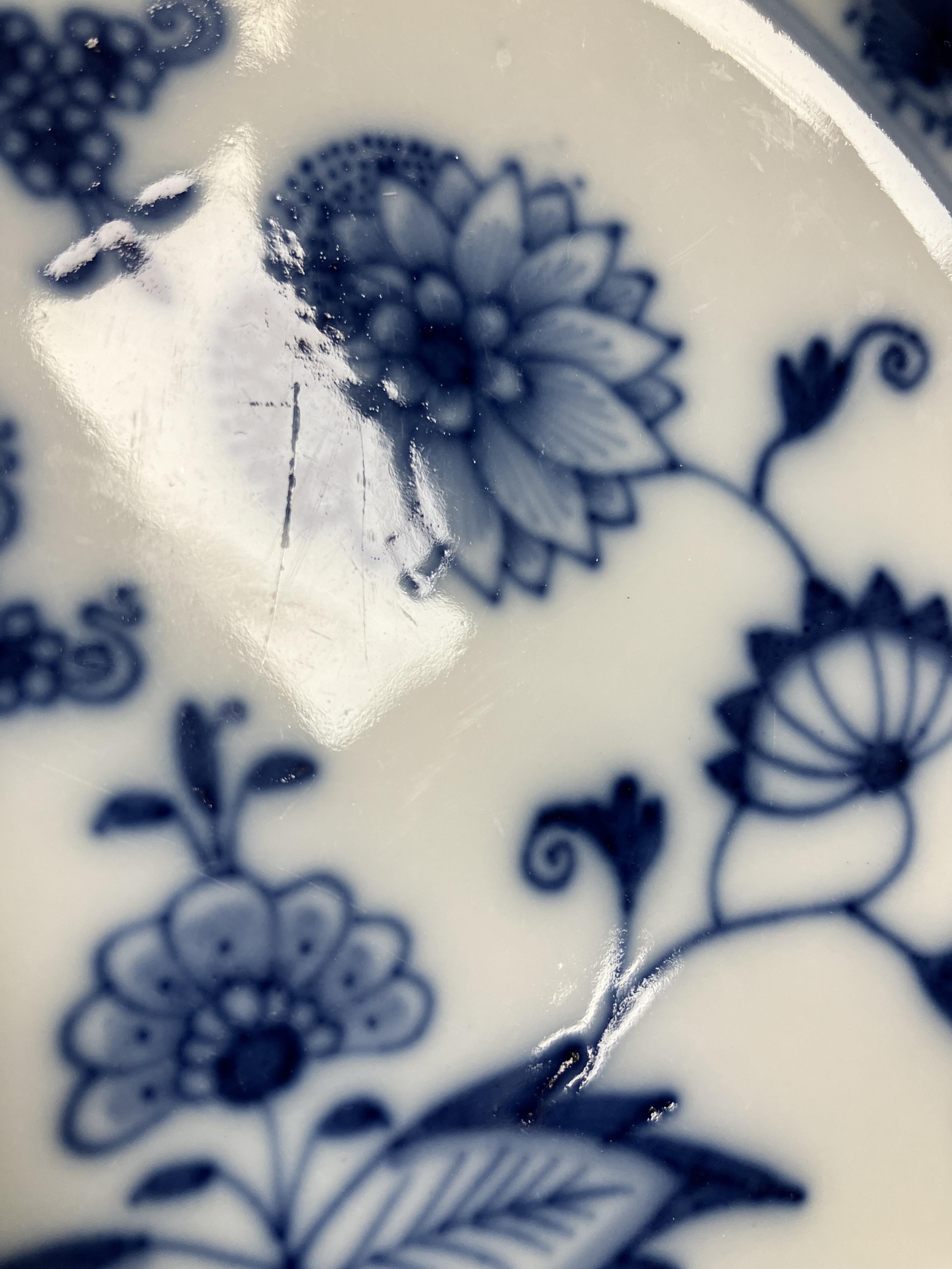 A collection of twelve Meissen "Blue Onion" pattern plates bearing blue crossed swords marks to - Image 26 of 46