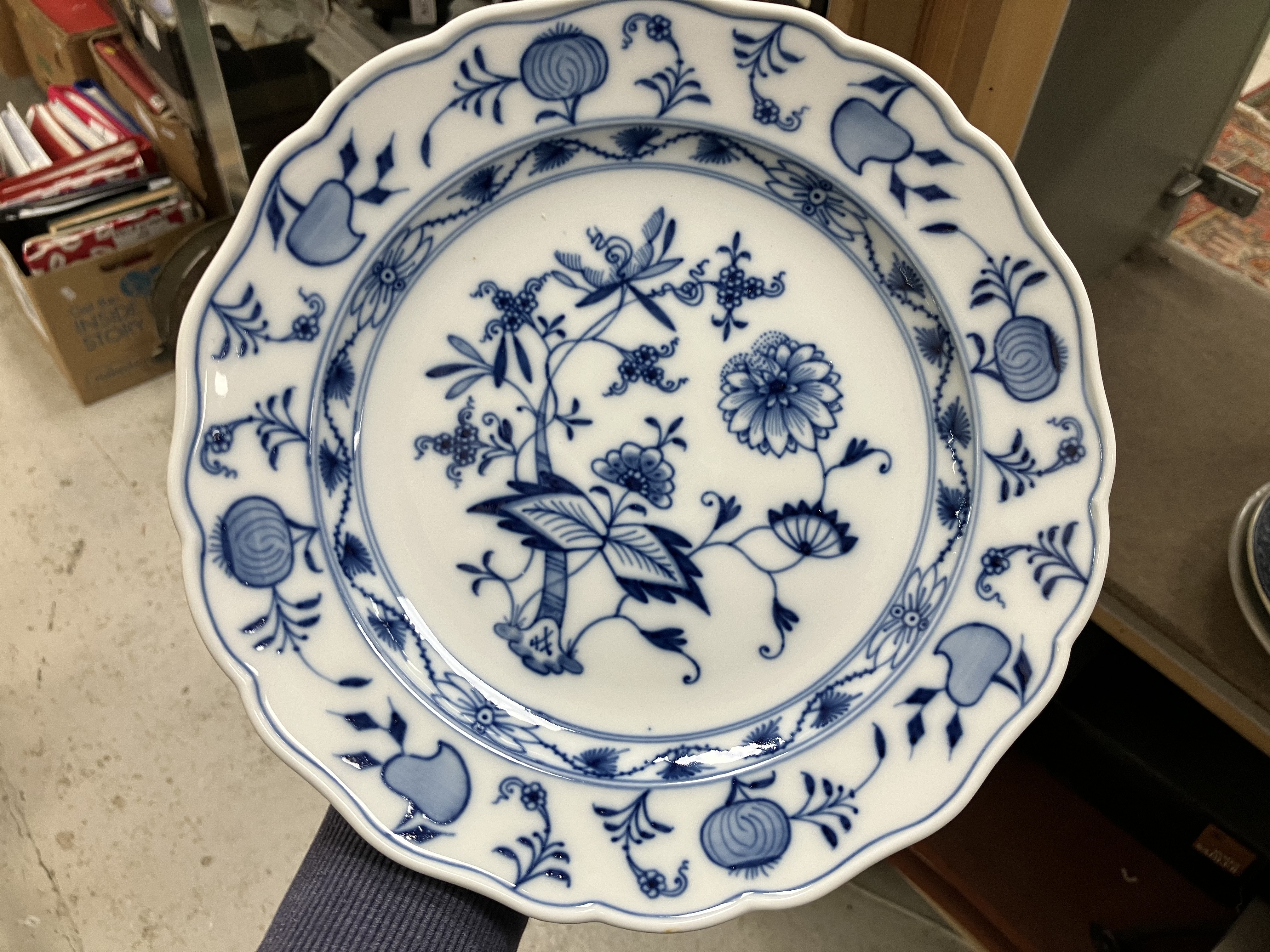 A collection of twelve Meissen "Blue Onion" pattern plates bearing blue crossed swords marks to - Image 6 of 46