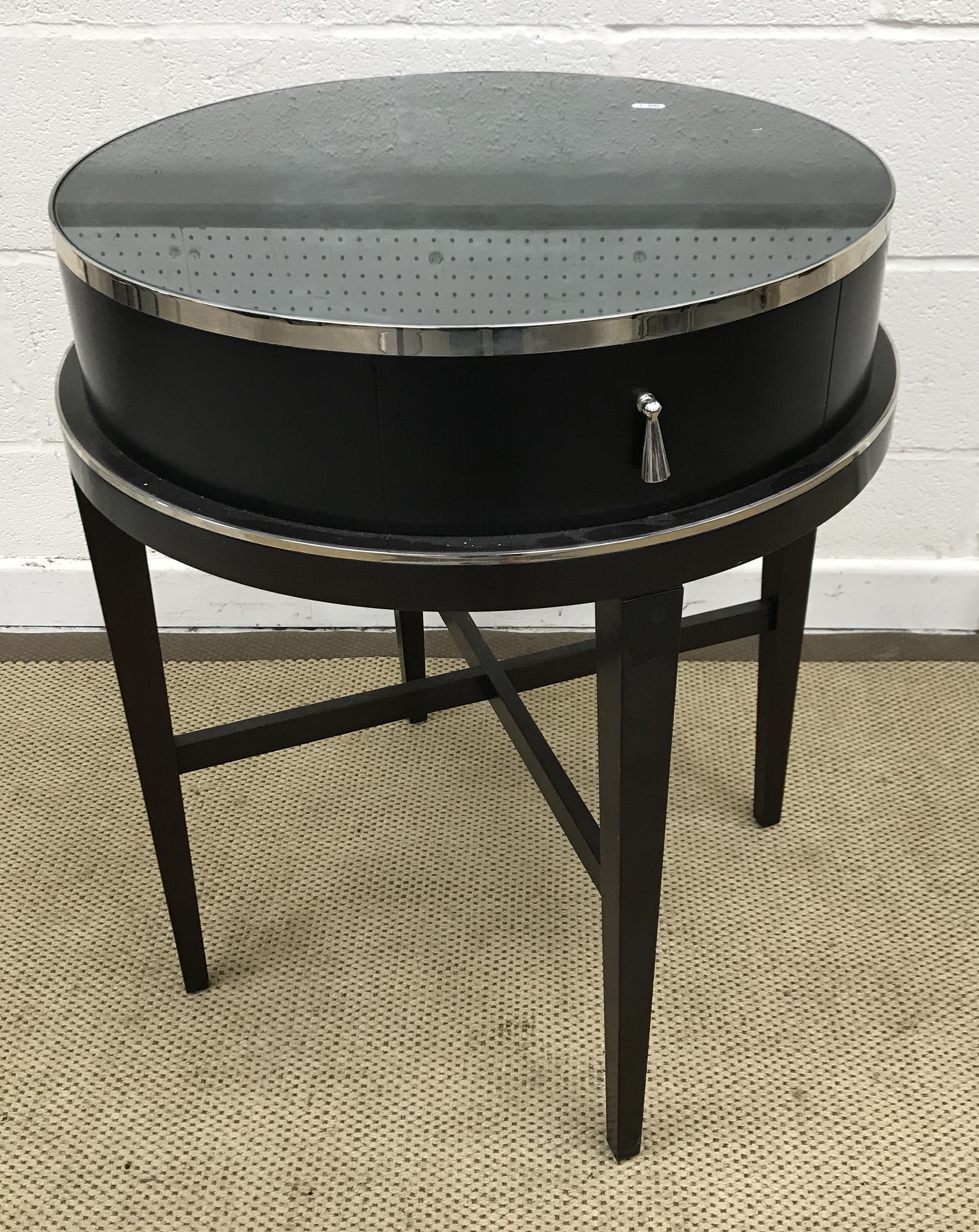 A pair of Merak plywood seated stools on chrome framed bases, 30 cm diameter x 78 cm high, - Bild 6 aus 6