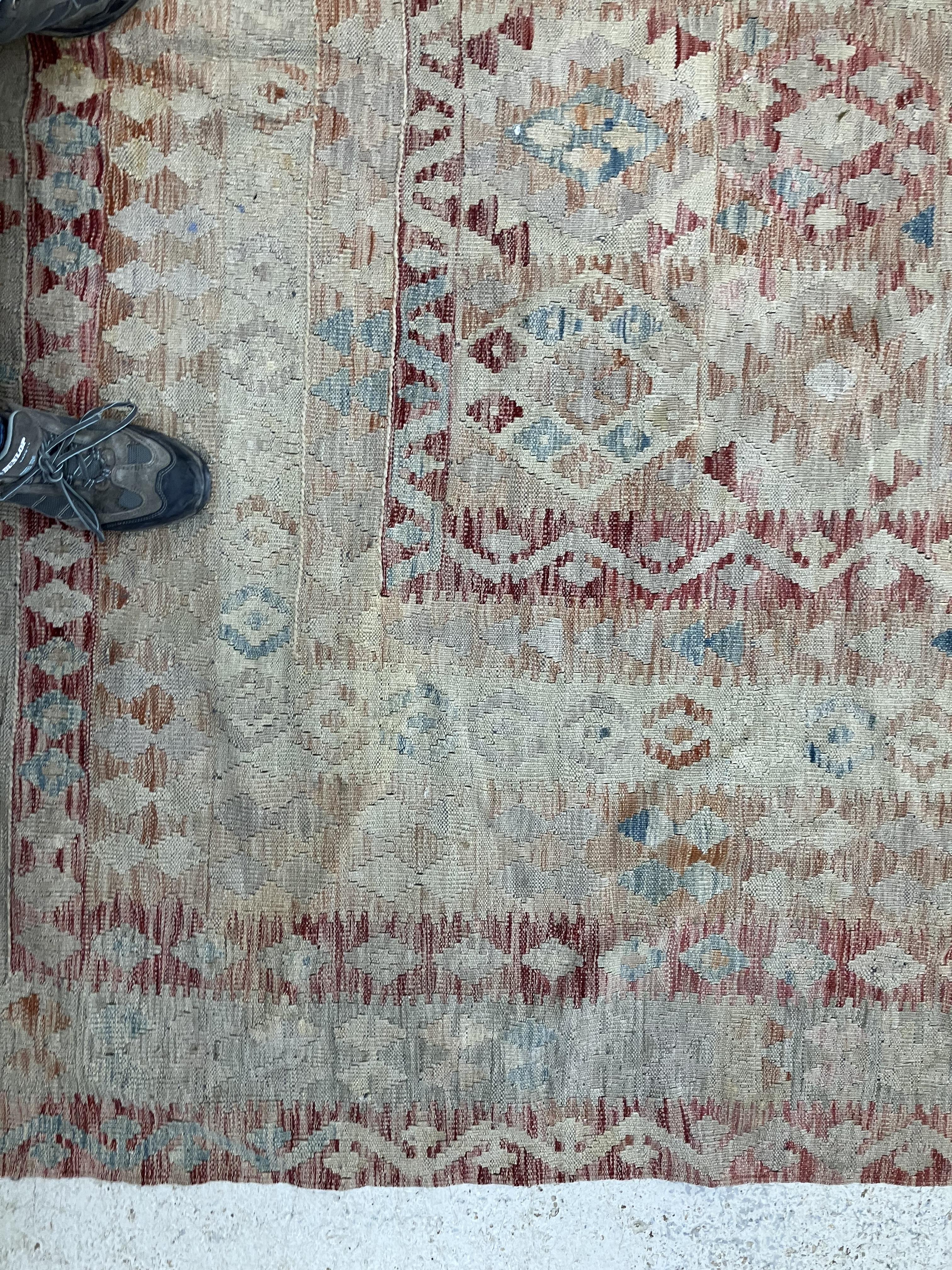 A Kelim rug, - Bild 17 aus 23