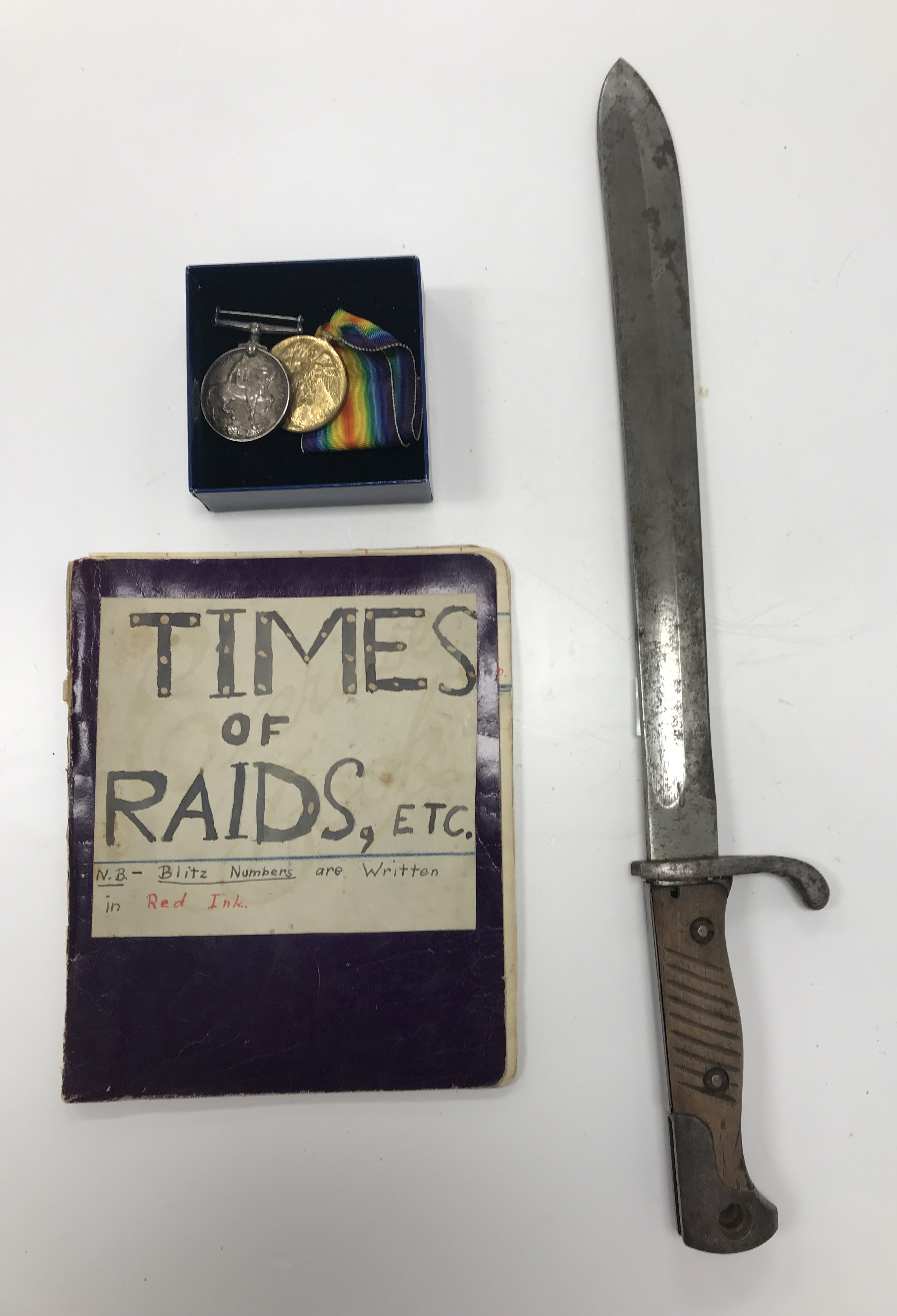 A pair of World War I medals including 1914-18 Medal awarded to 1612 Dvr G.C.L.