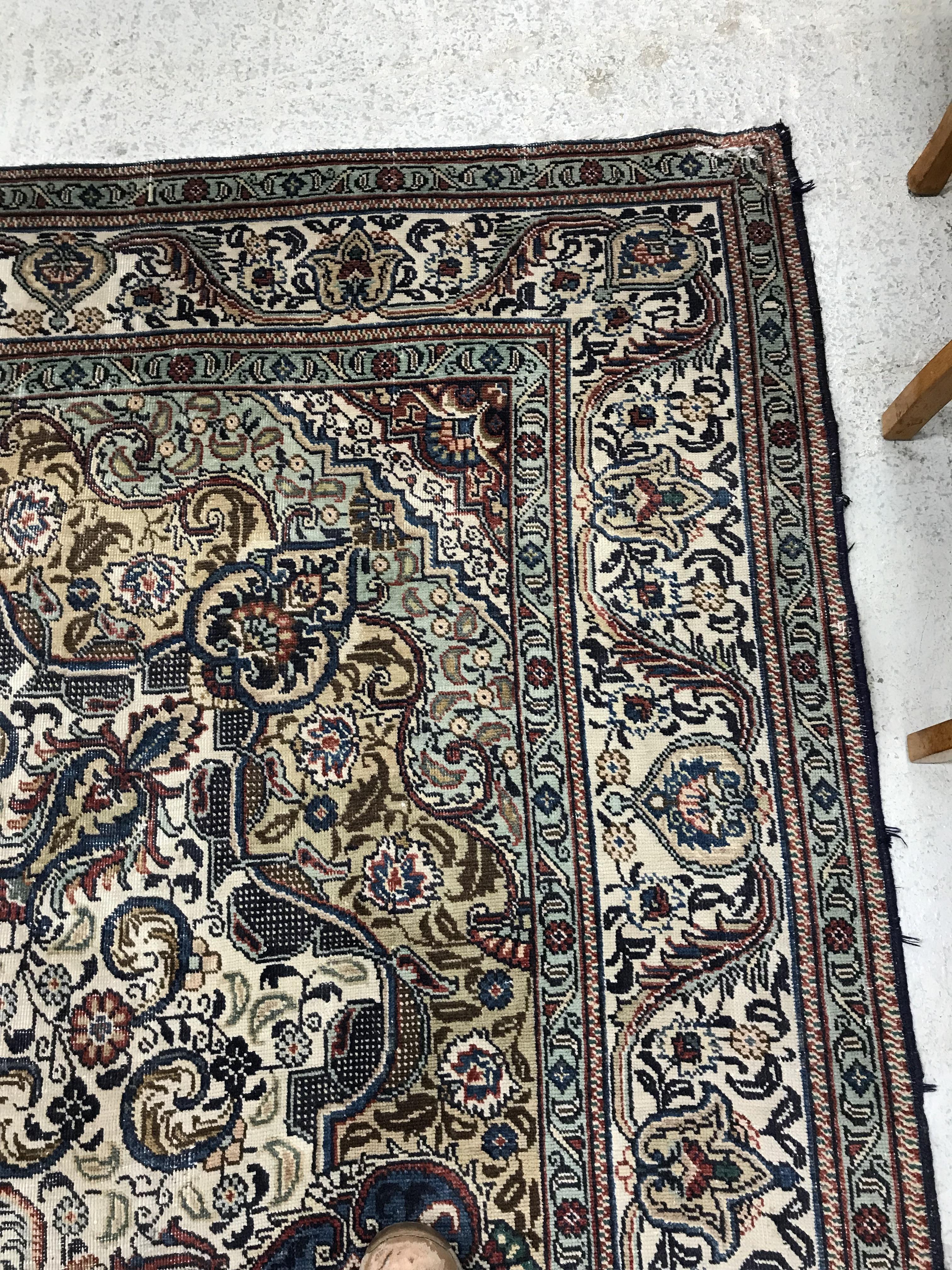 A Persian rug, - Bild 21 aus 38