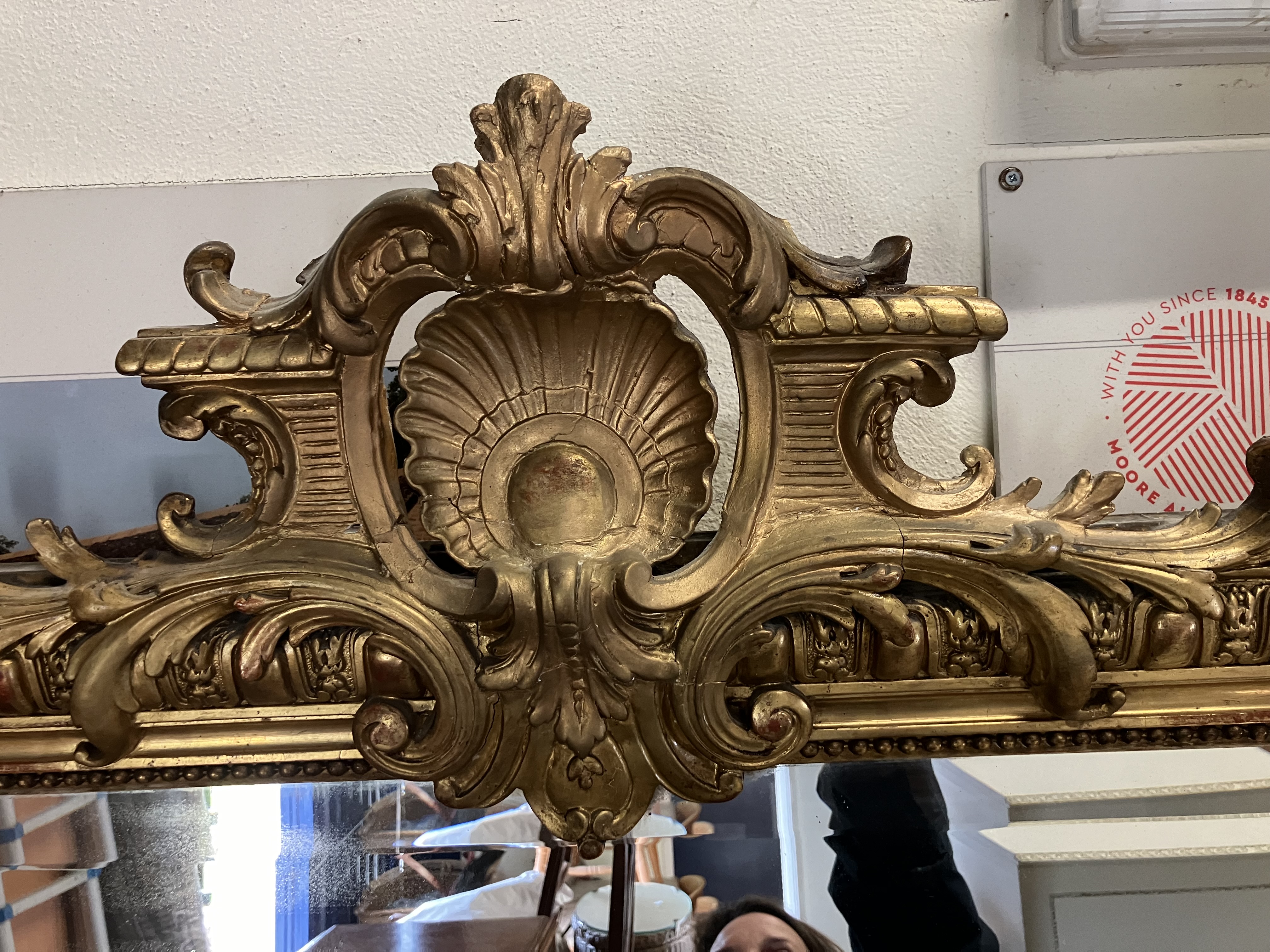 A Victorian carved giltwood and gesso framed over mantel mirror with shell and foliate carved - Bild 19 aus 51