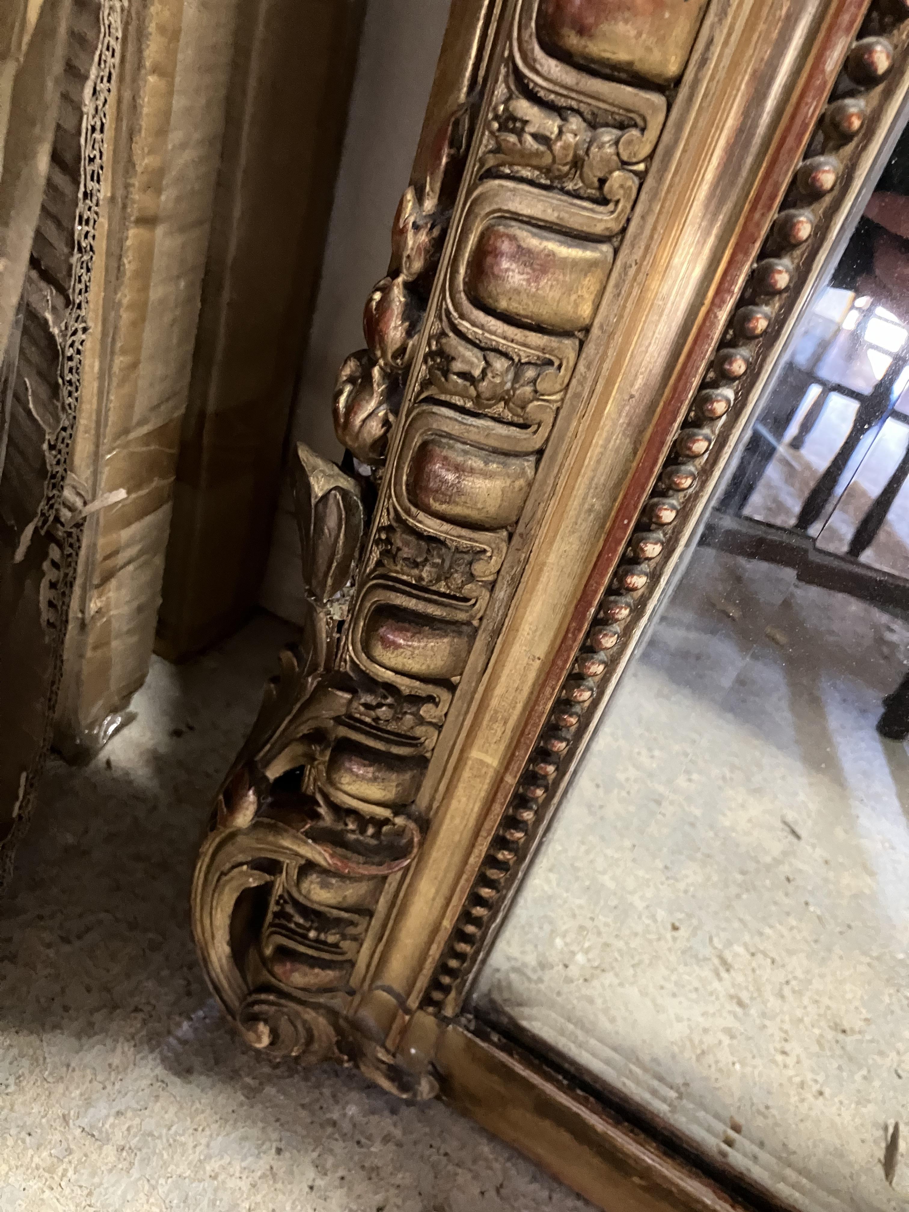 A Victorian carved giltwood and gesso framed over mantel mirror with shell and foliate carved - Bild 37 aus 51