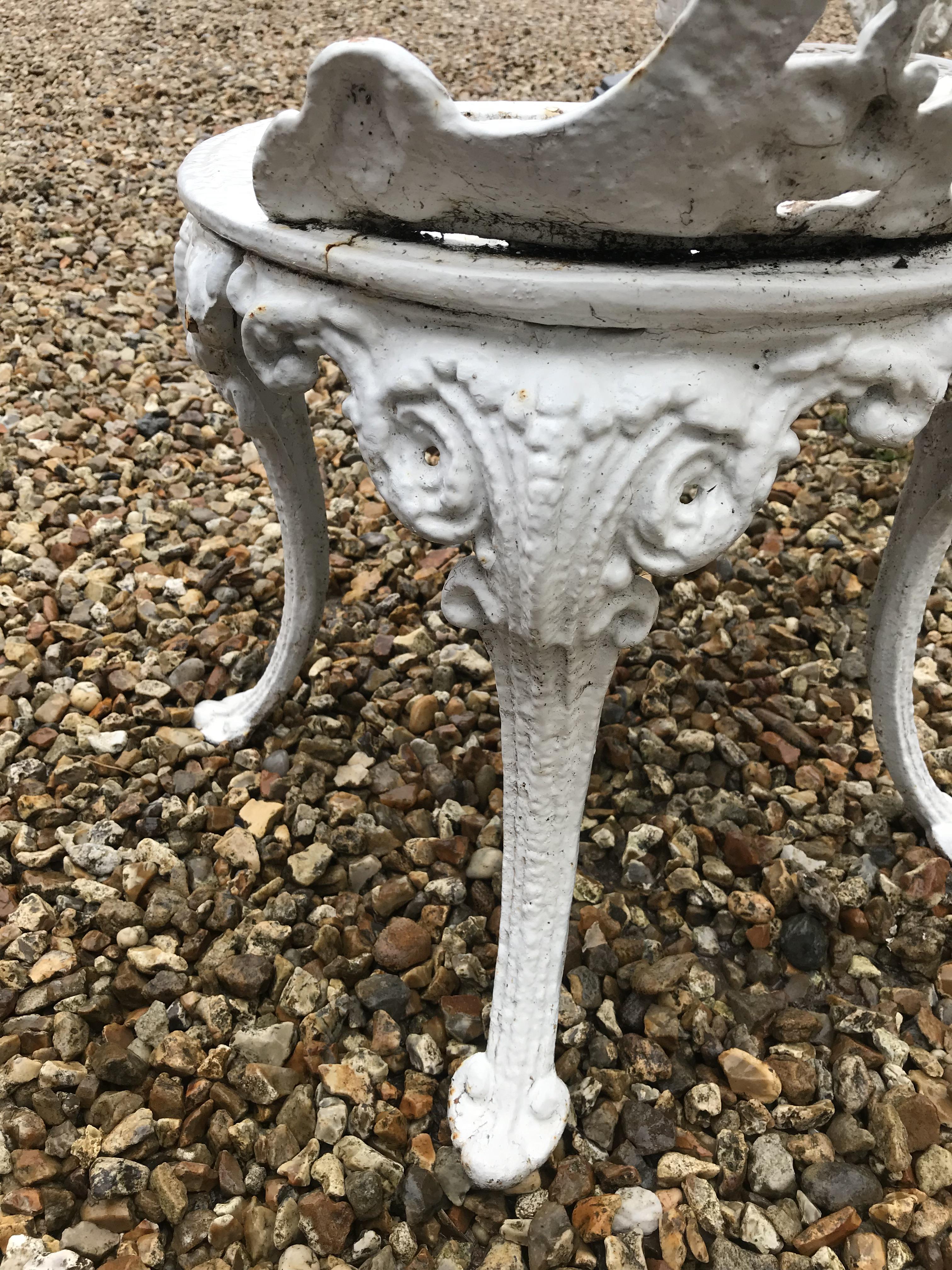 A cast iron Britannia style garden table and two chairs CONDITION REPORTS cRust is - Bild 37 aus 52