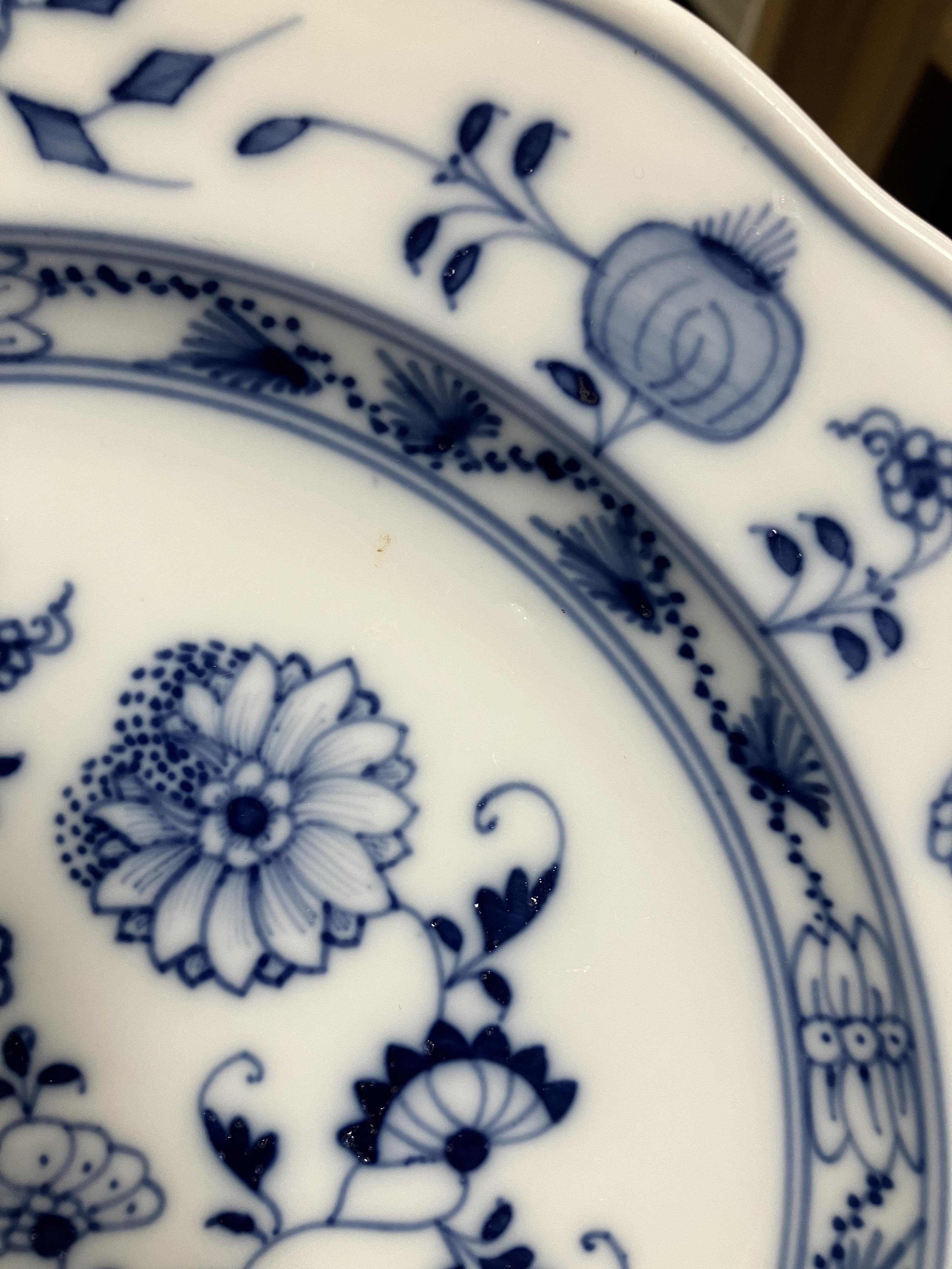 A collection of twelve Meissen "Blue Onion" pattern plates bearing blue crossed swords marks to - Image 38 of 46