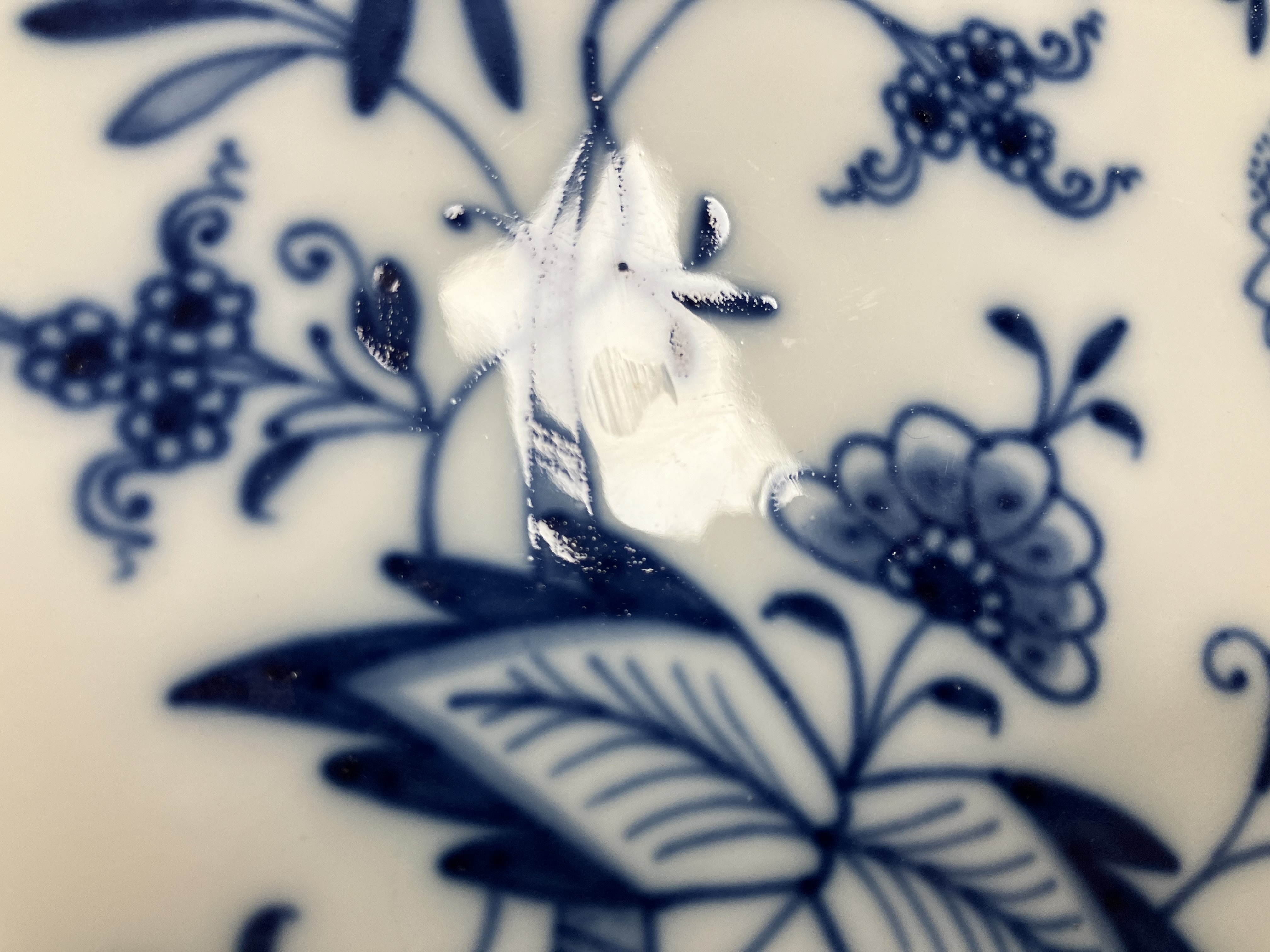 A collection of twelve Meissen "Blue Onion" pattern plates bearing blue crossed swords marks to - Image 7 of 46