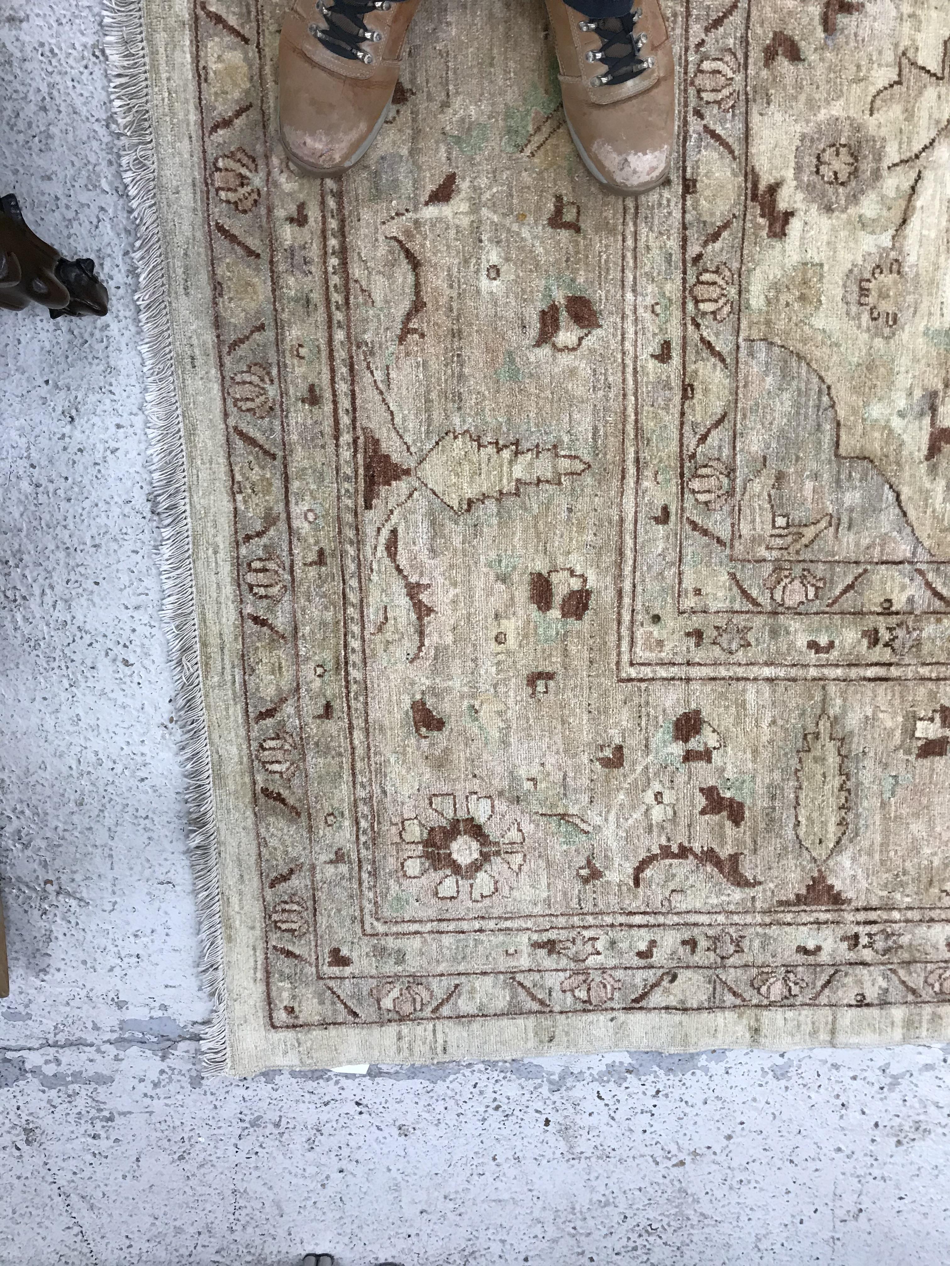 A modern Pakistani Zeigler style carpet, - Bild 8 aus 66