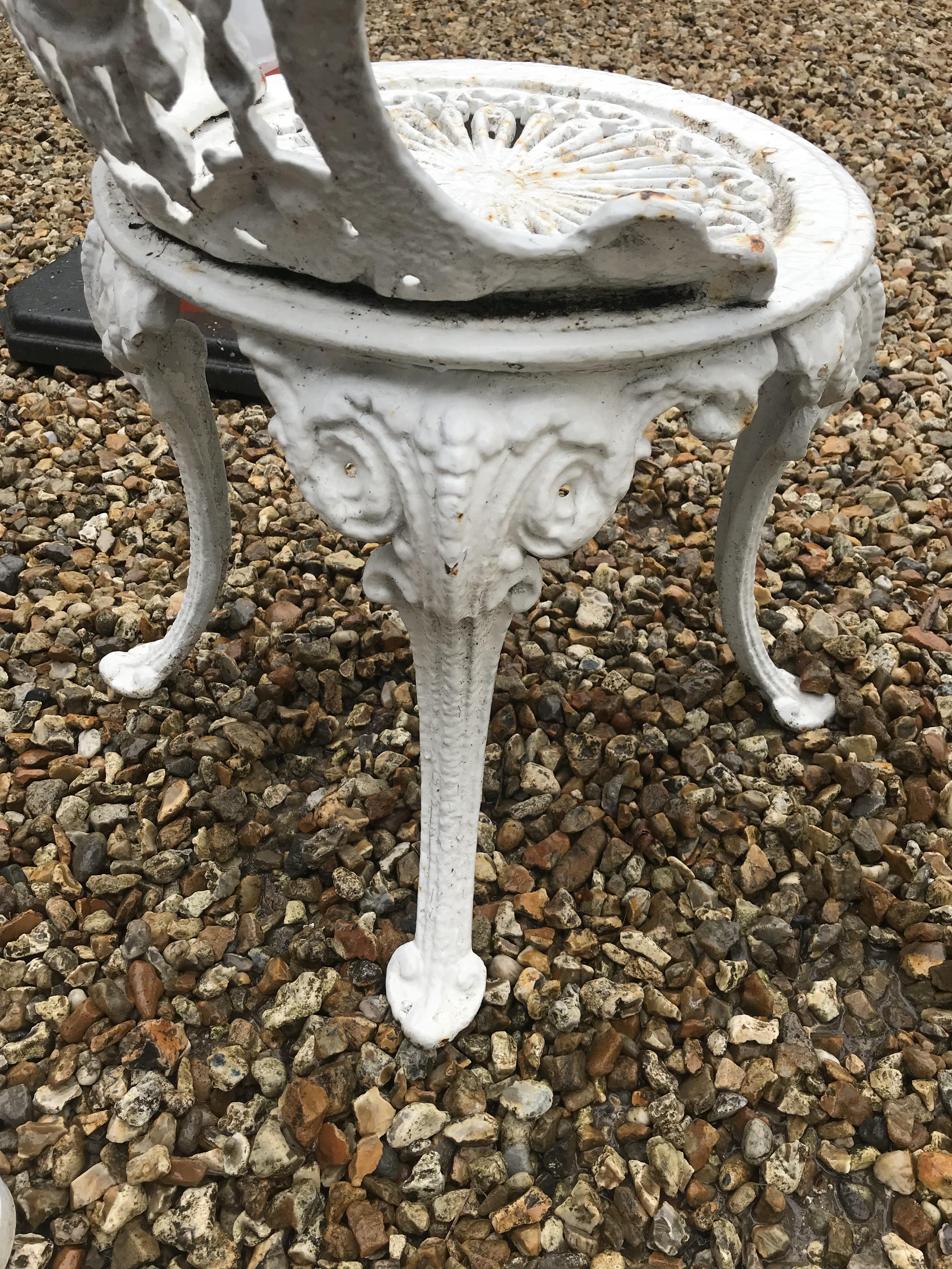 A cast iron Britannia style garden table and two chairs CONDITION REPORTS cRust is - Bild 36 aus 52