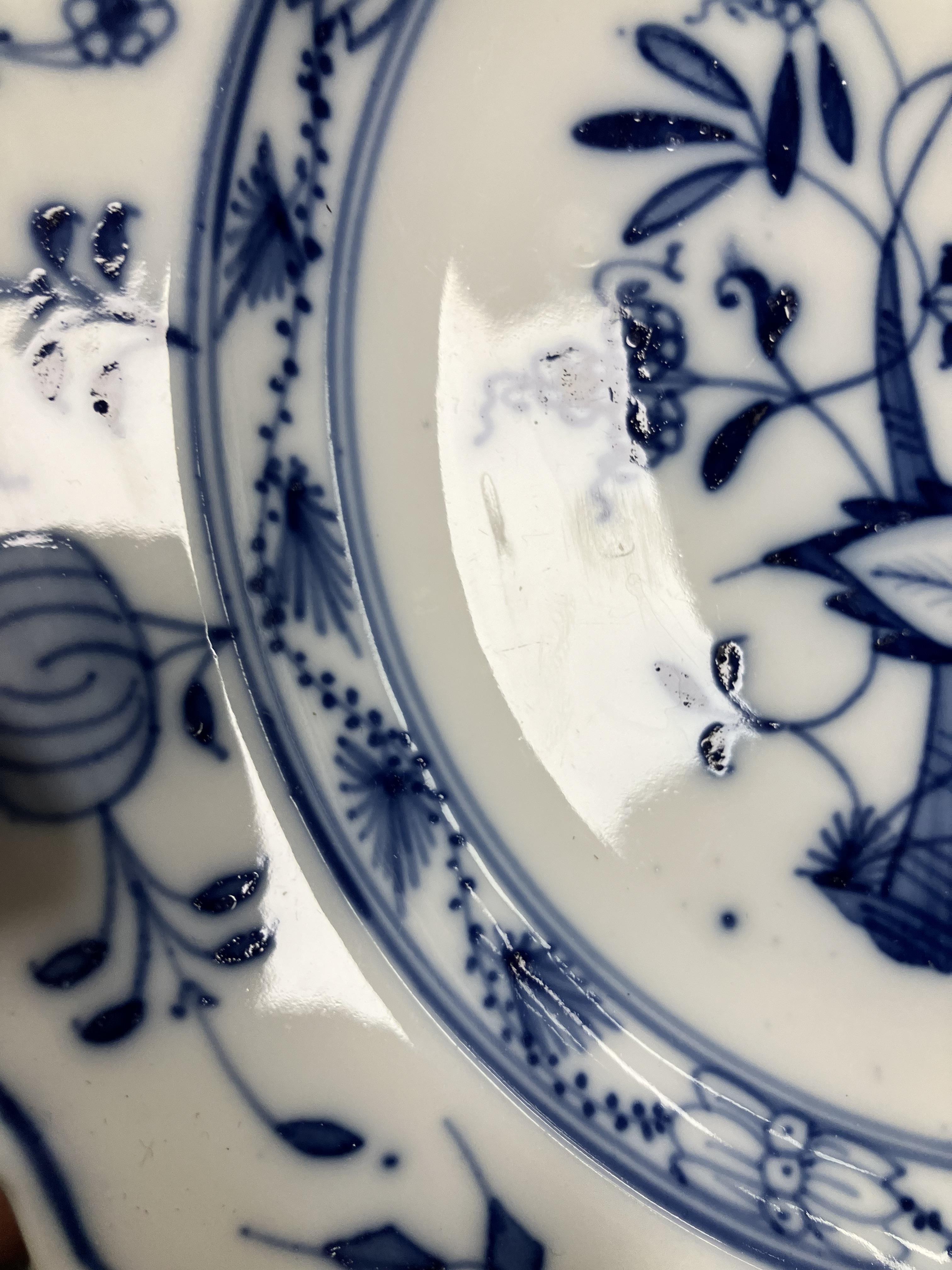 A collection of twelve Meissen "Blue Onion" pattern plates bearing blue crossed swords marks to - Image 40 of 46