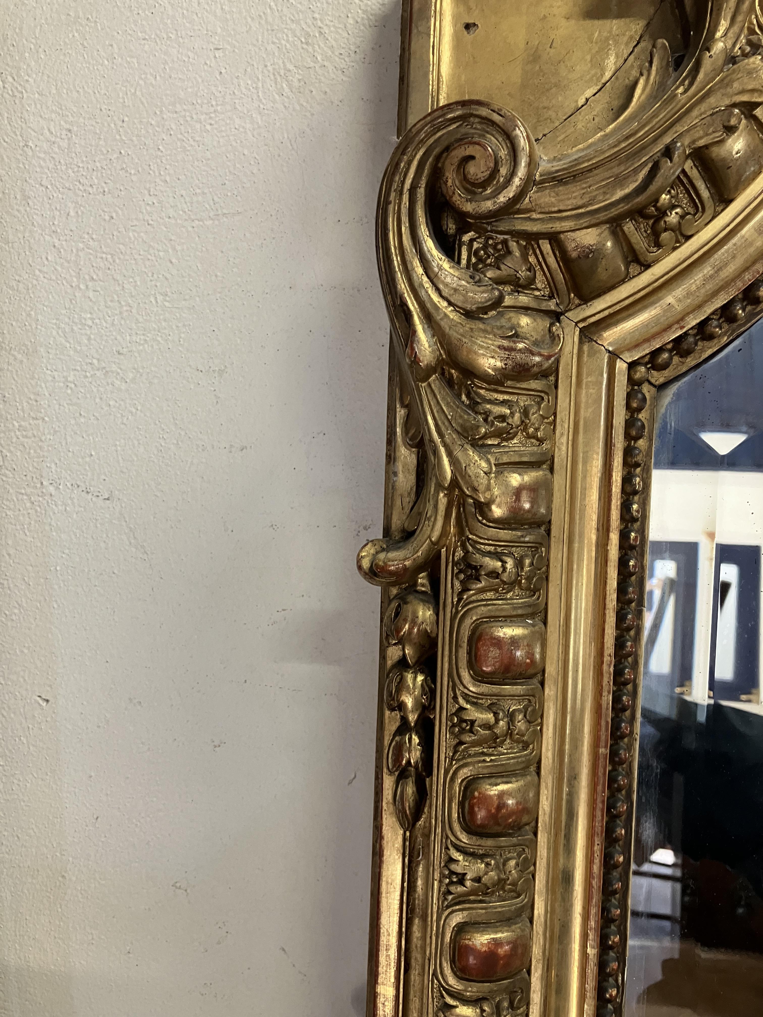 A Victorian carved giltwood and gesso framed over mantel mirror with shell and foliate carved - Bild 32 aus 51