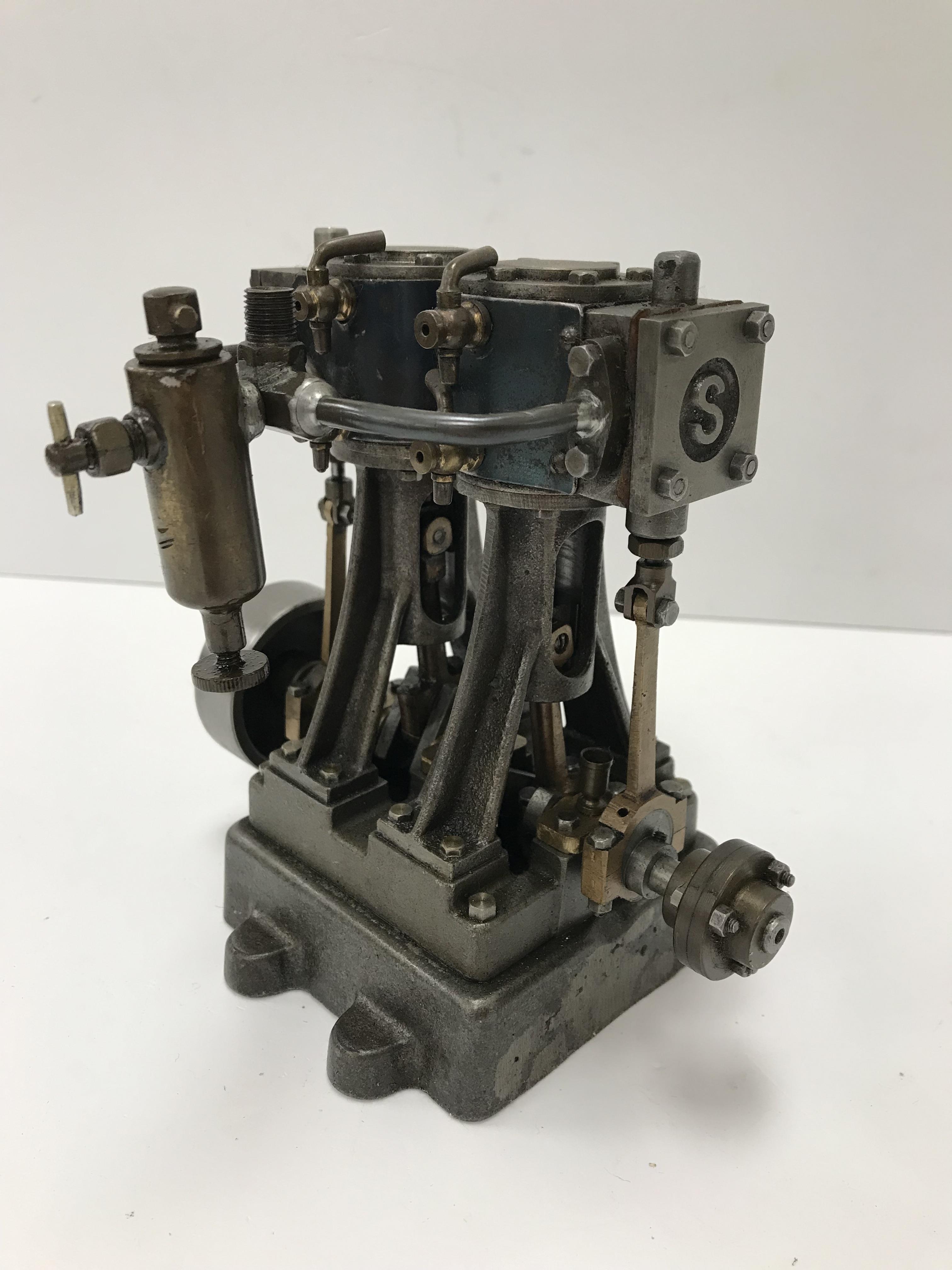 A Stuart Turner type D10 twin wheel stationary steam engine 15 cm high - Image 4 of 4