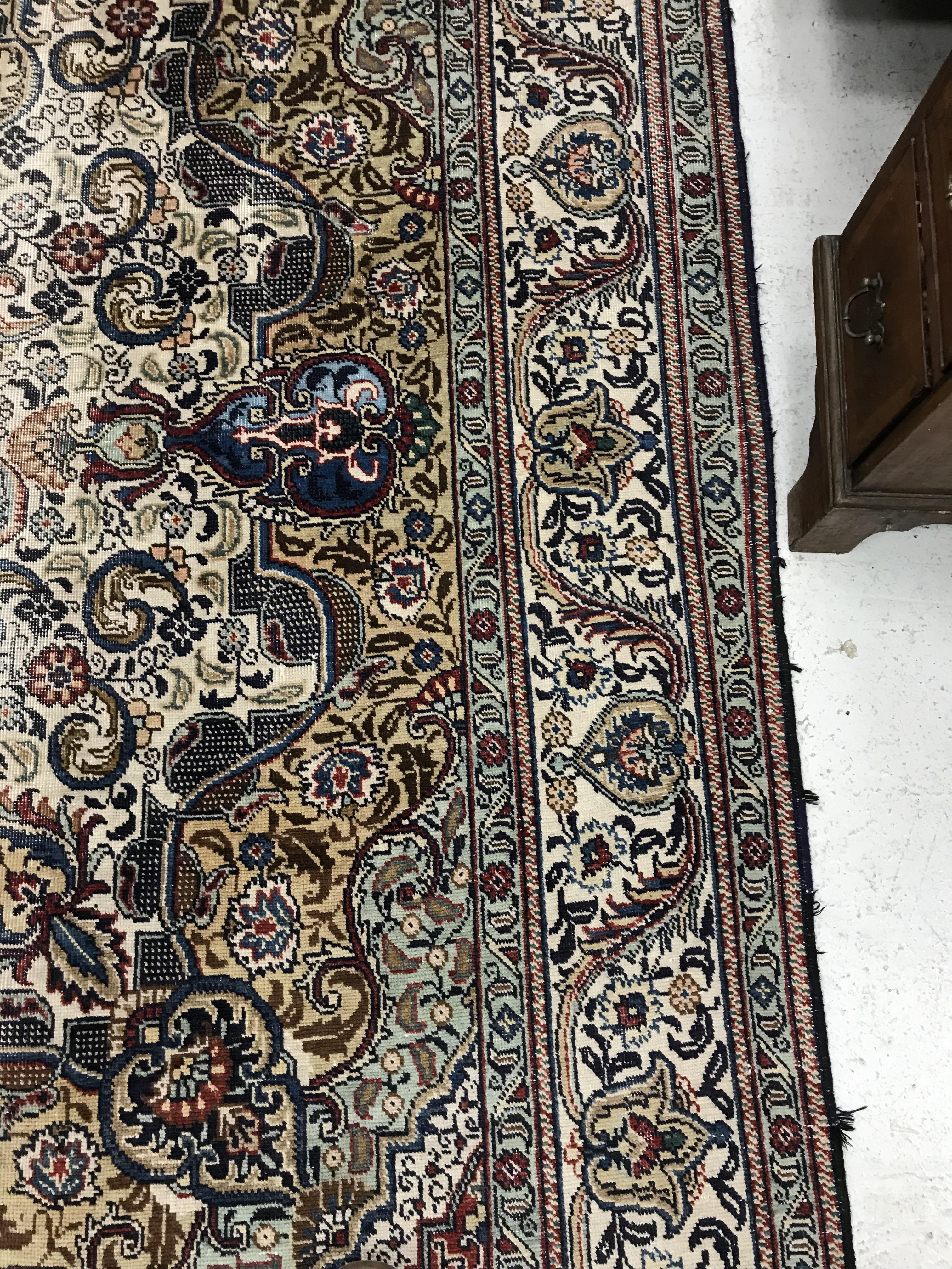 A Persian rug, - Bild 6 aus 38