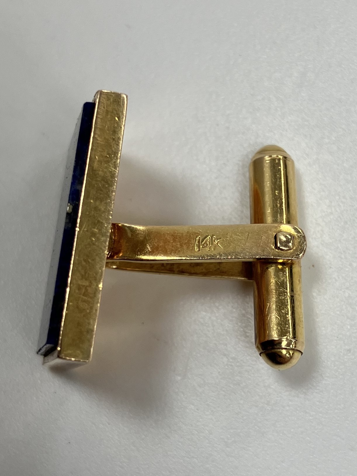 Three pairs of 15 carat gold mounted gent's cufflinks, - Image 4 of 5