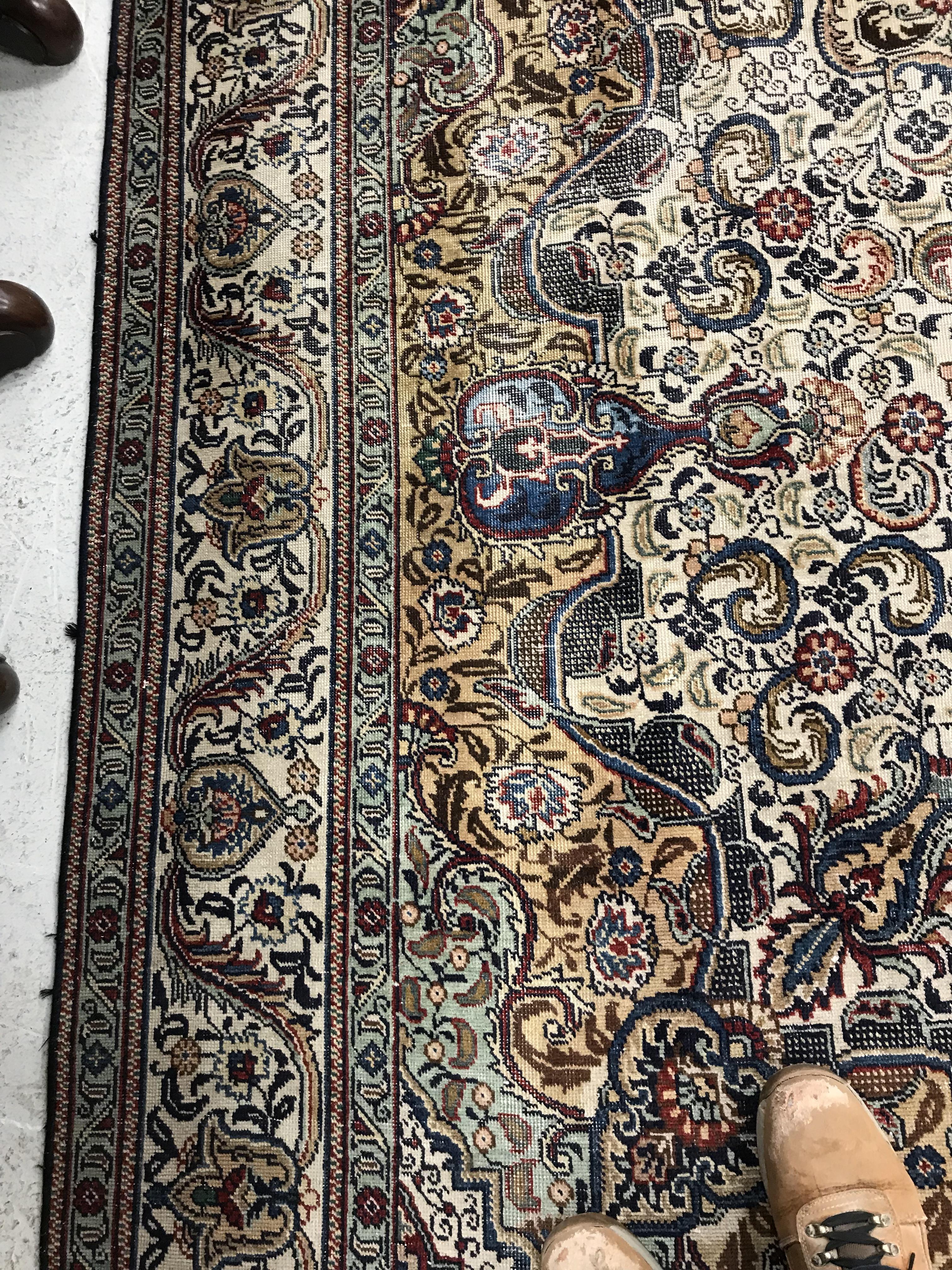 A Persian rug, - Bild 9 aus 38