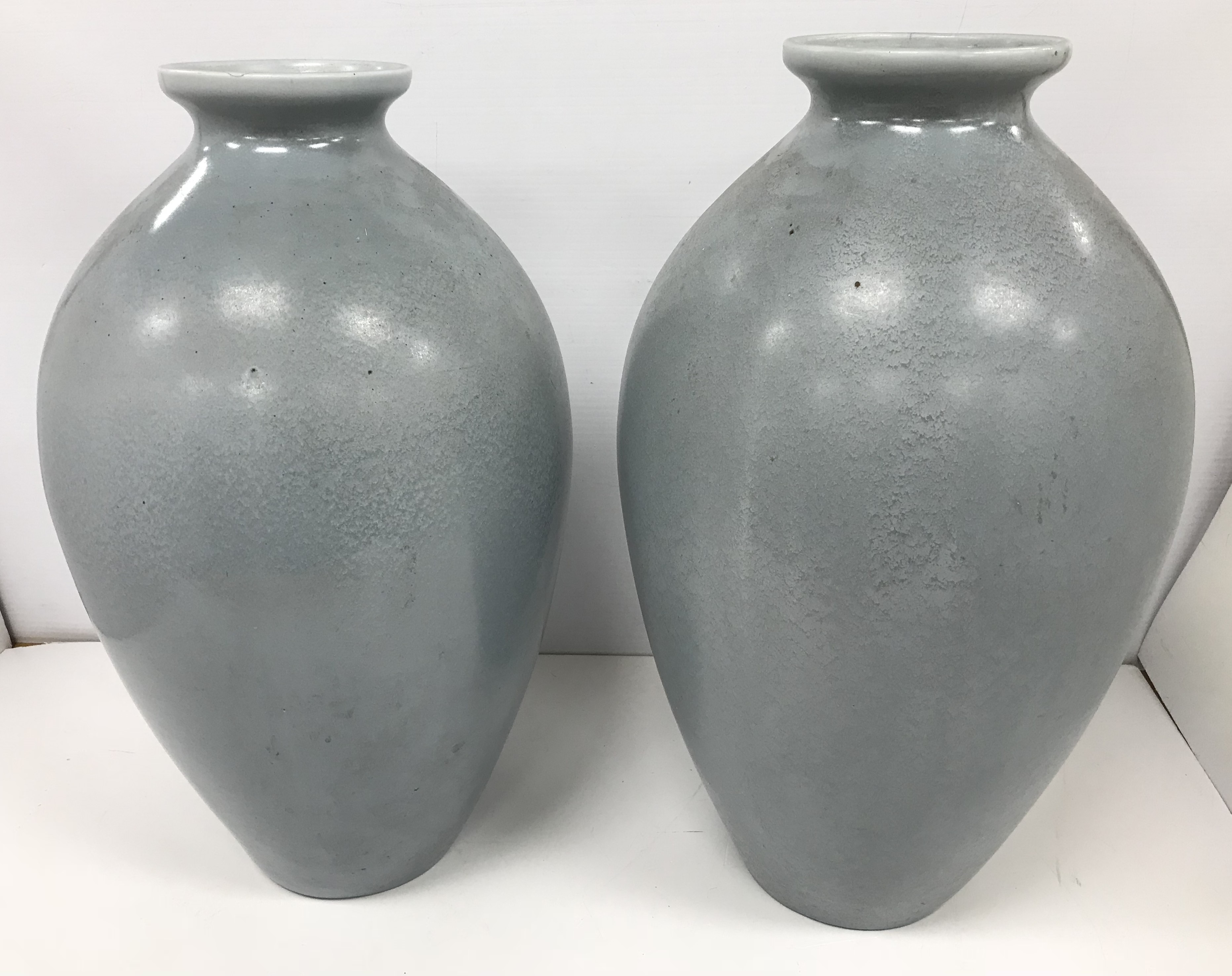 A pair of mottled blue grey glazed vases by Guido Andloviz for Società Ceramica Italiana Lavenia - Image 2 of 3