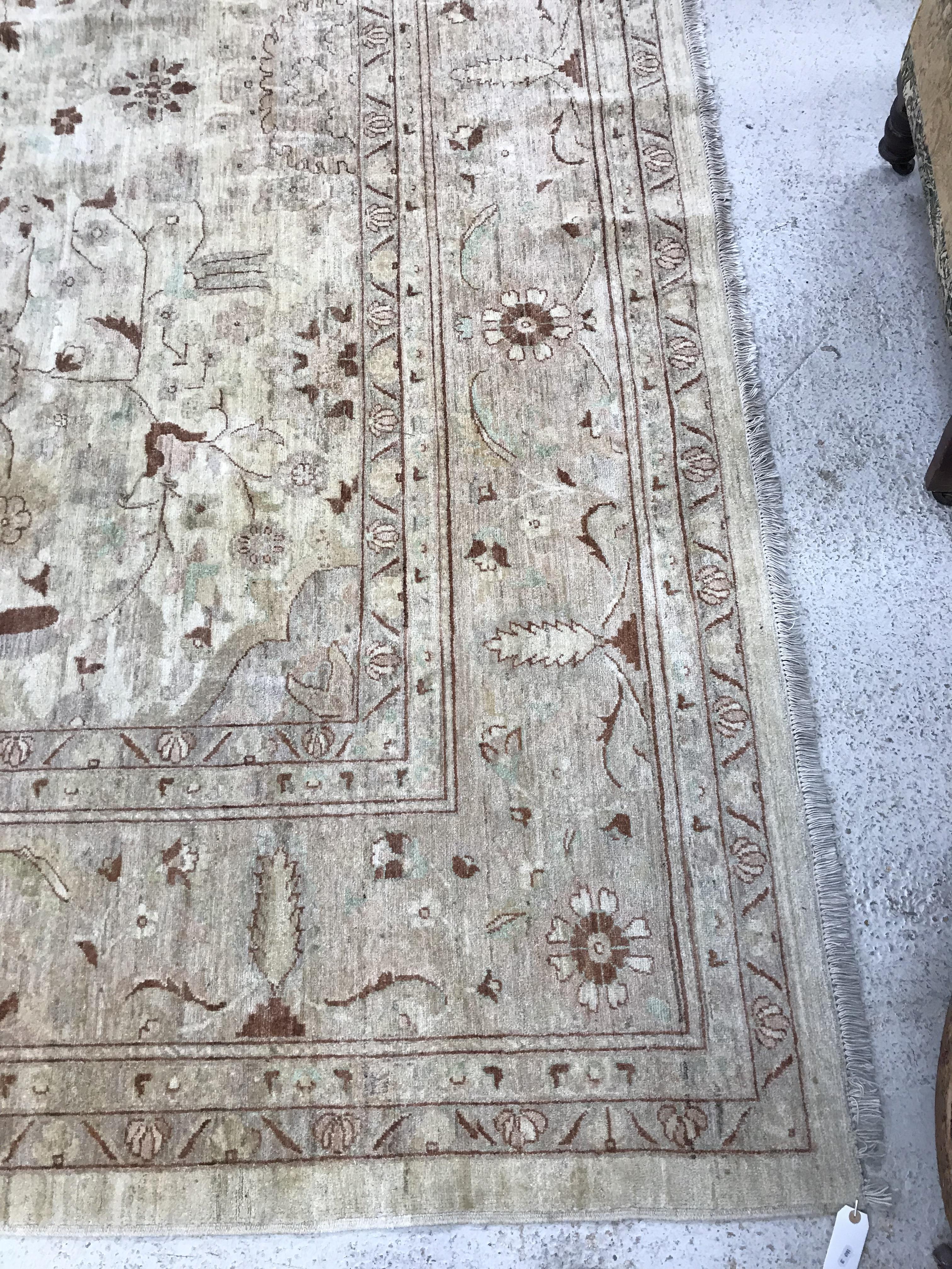 A modern Pakistani Zeigler style carpet, - Bild 23 aus 66