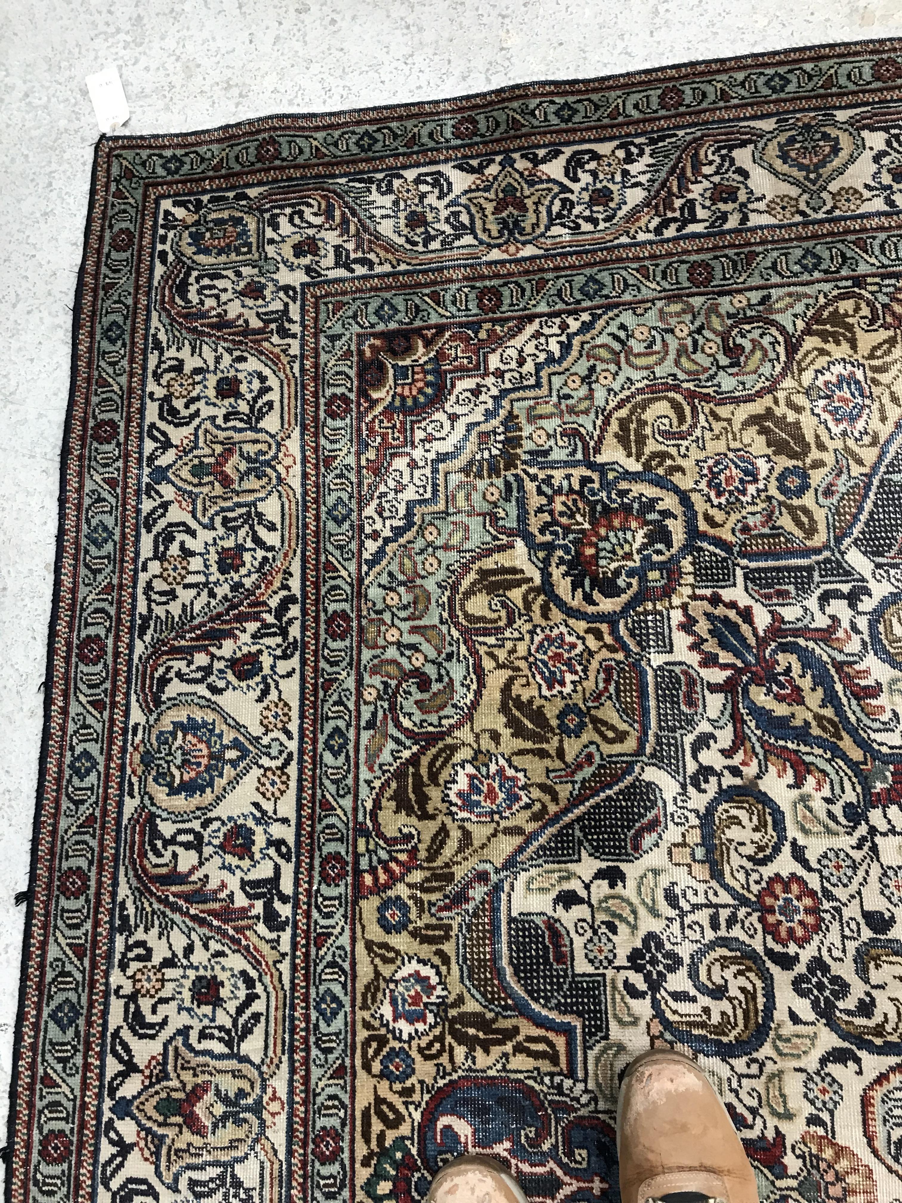 A Persian rug, - Bild 18 aus 38