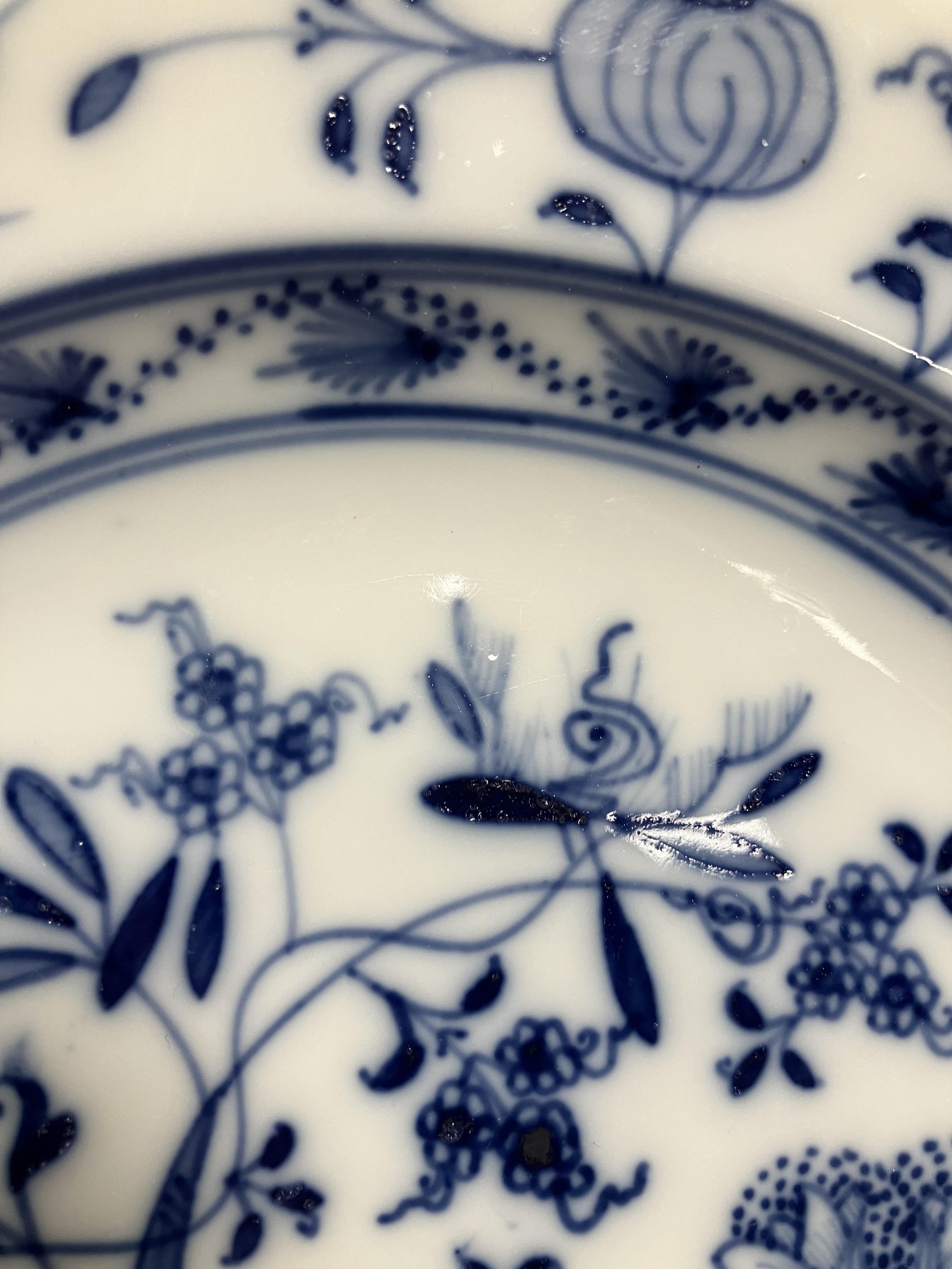 A collection of twelve Meissen "Blue Onion" pattern plates bearing blue crossed swords marks to - Image 35 of 46