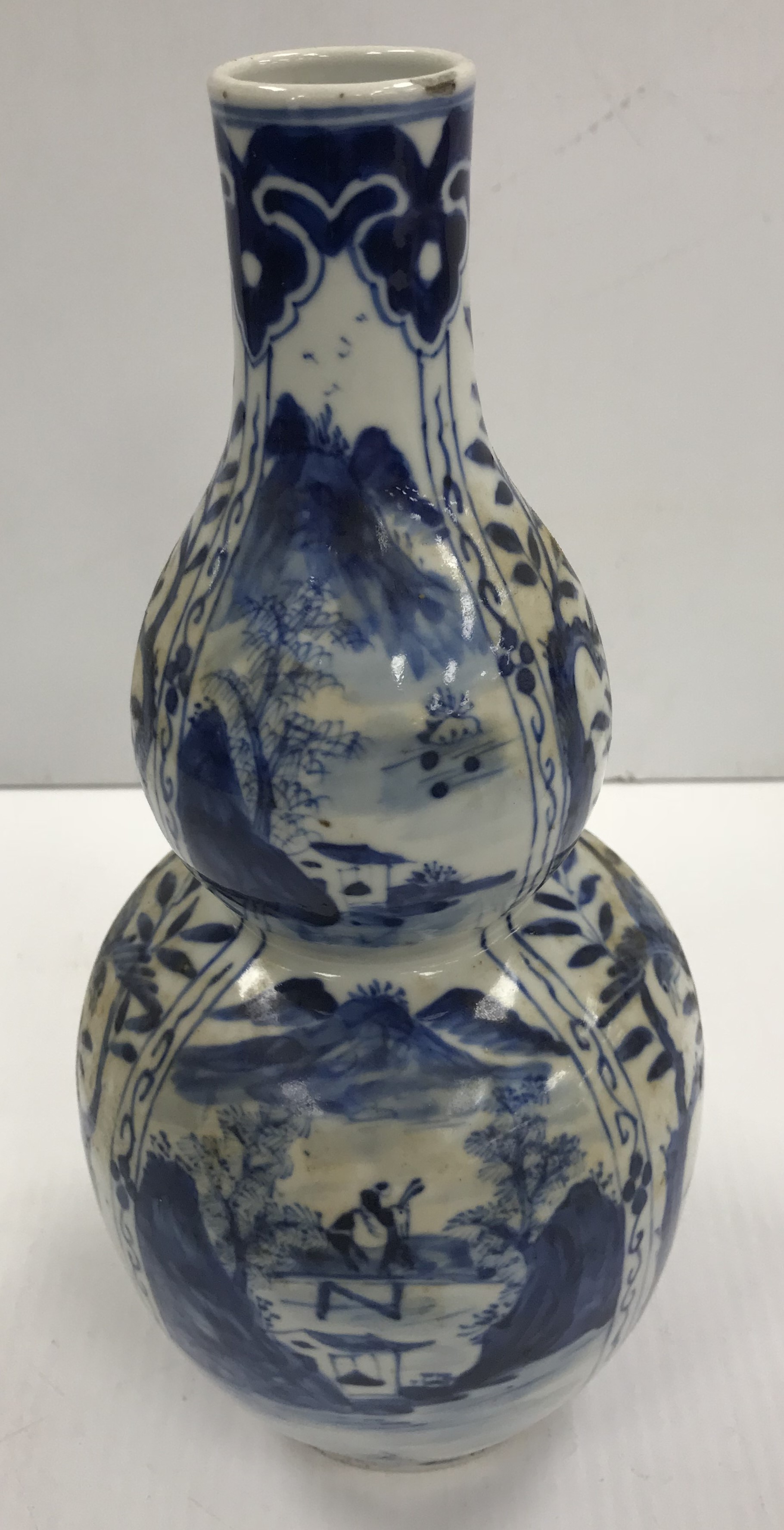 A Chinese blue and white double gourd shaped vase decorated with panels of figures in watery - Image 3 of 26