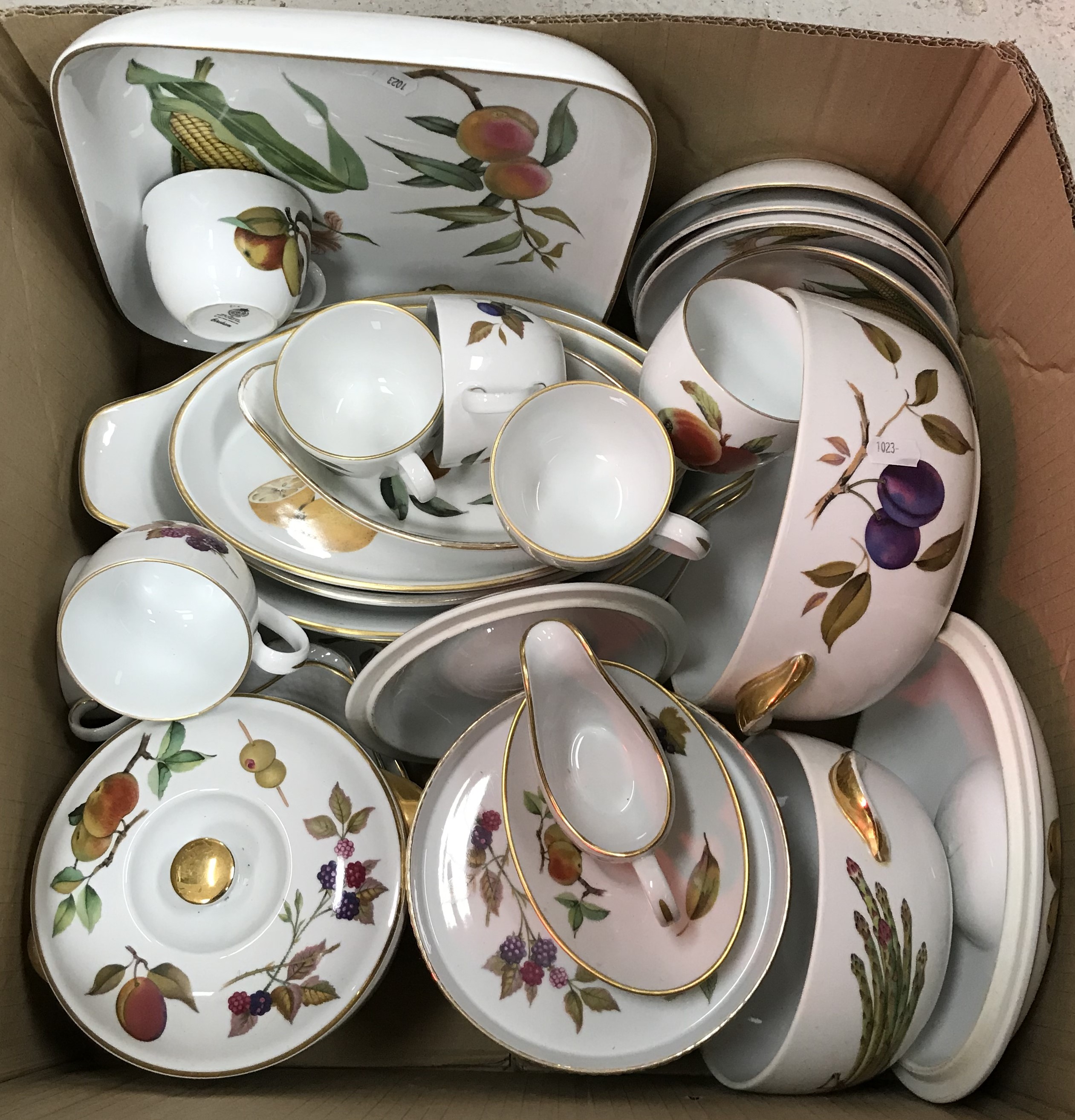 Two boxes of Royal Worcester Evesham tab - Image 2 of 2