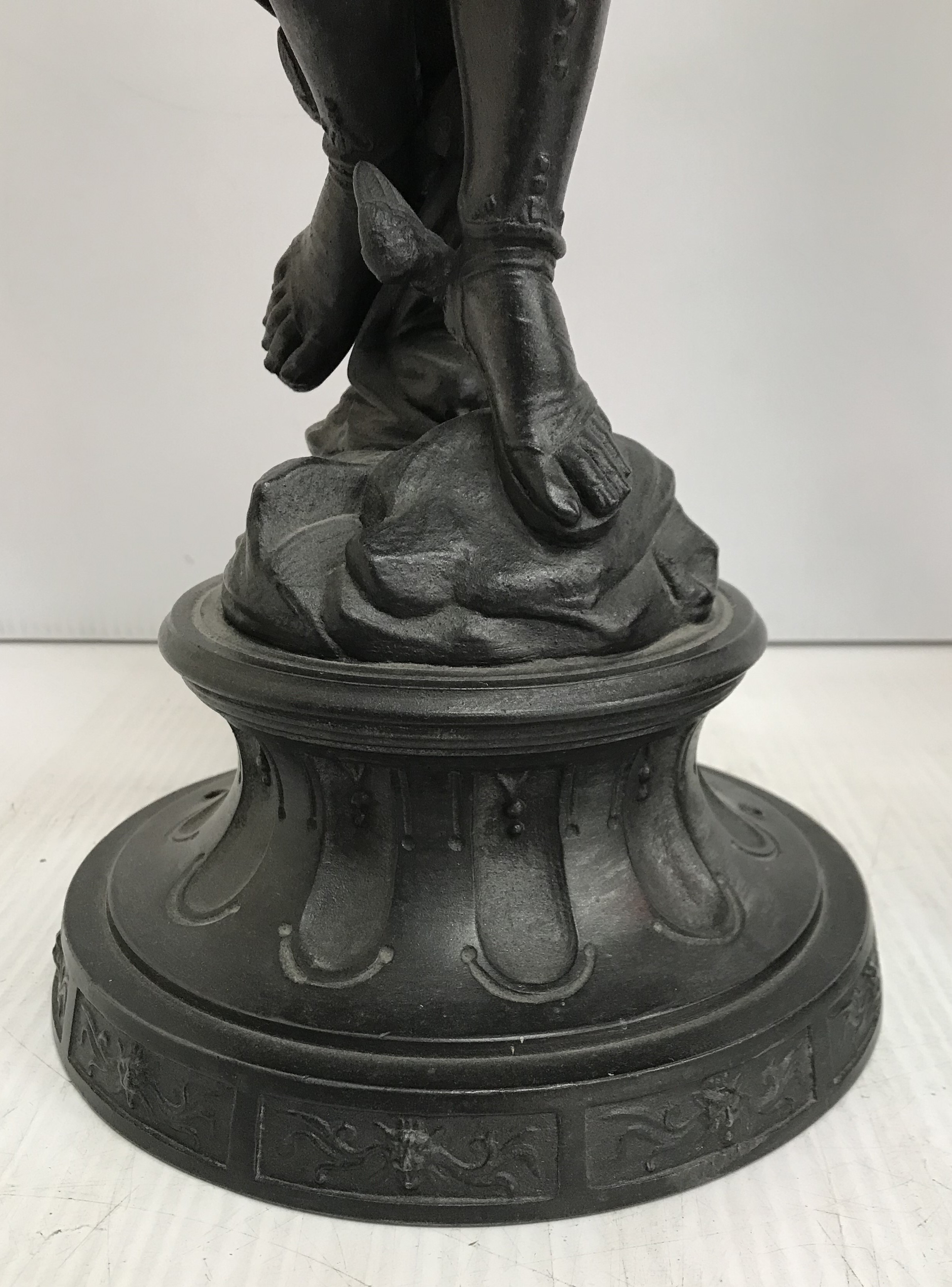 A pair of patinated spelter figural lamp - Image 4 of 26