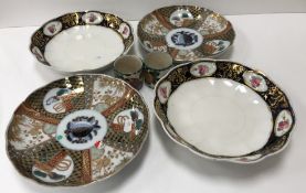 A pair of Chinese Imari palette decorate