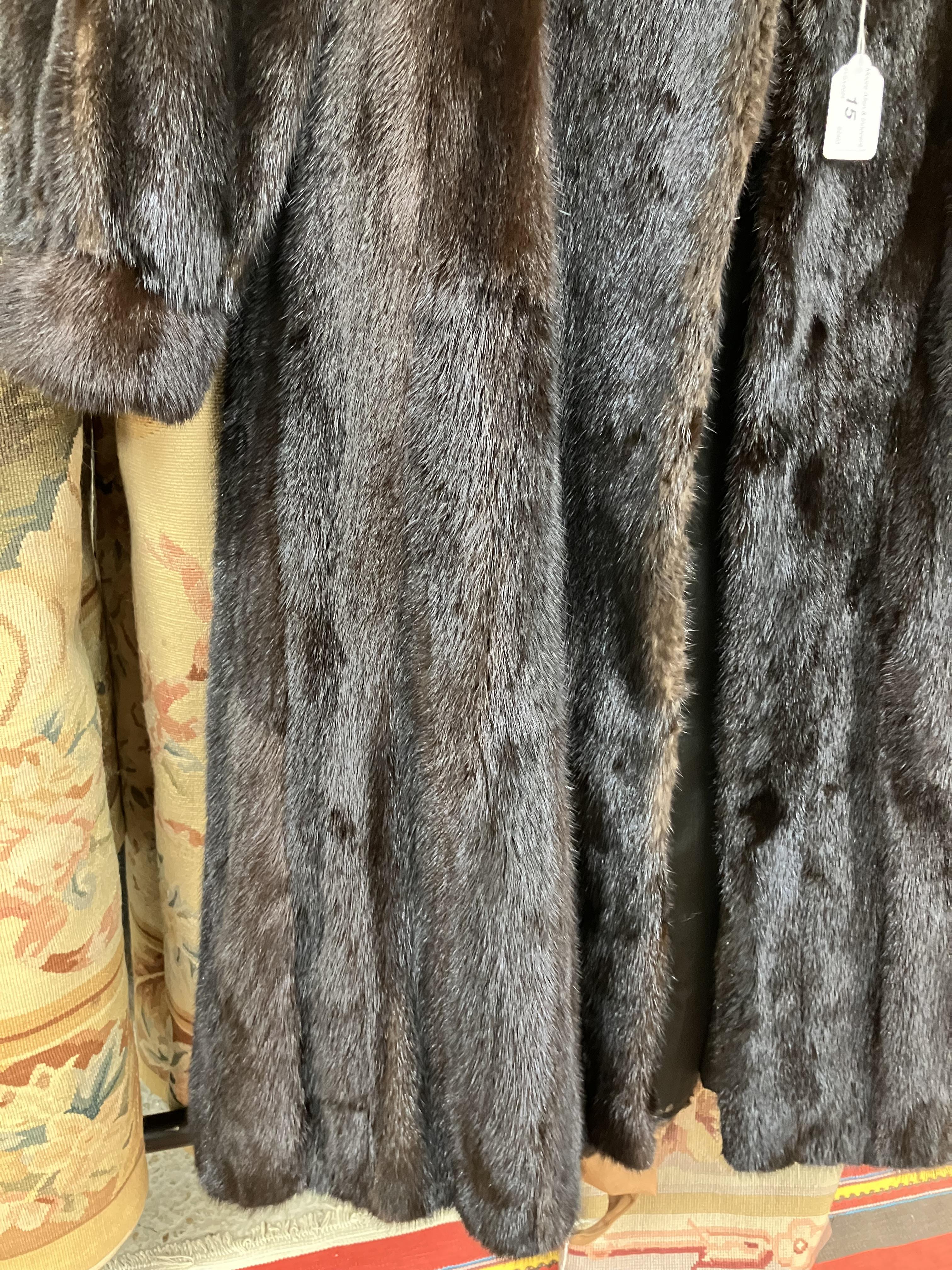 A mid 20th Century brown mink full lengt - Image 22 of 24