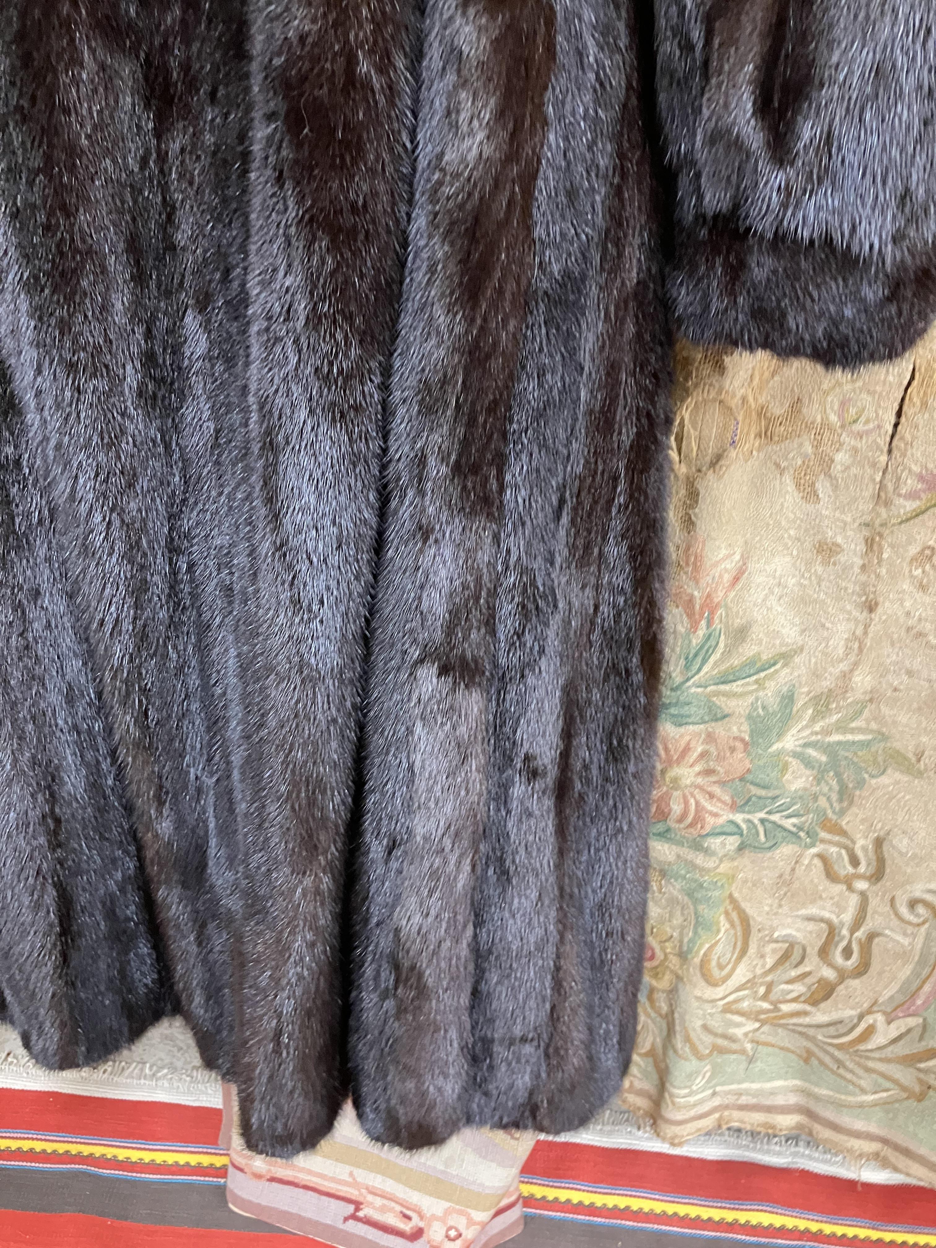 A mid 20th Century brown mink full lengt - Image 5 of 24