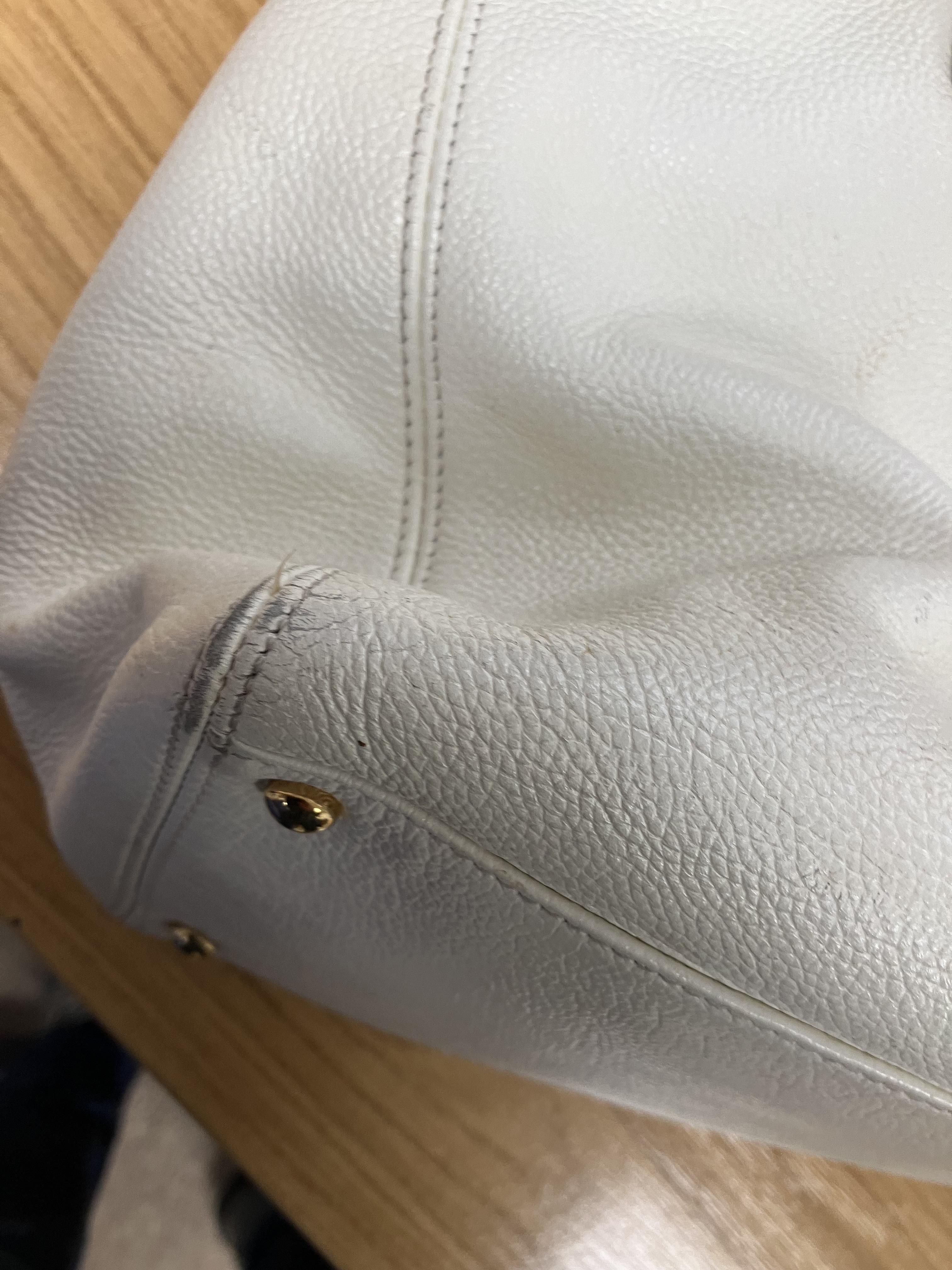 A Chanel Cerf bag in white grain calves - Image 24 of 40