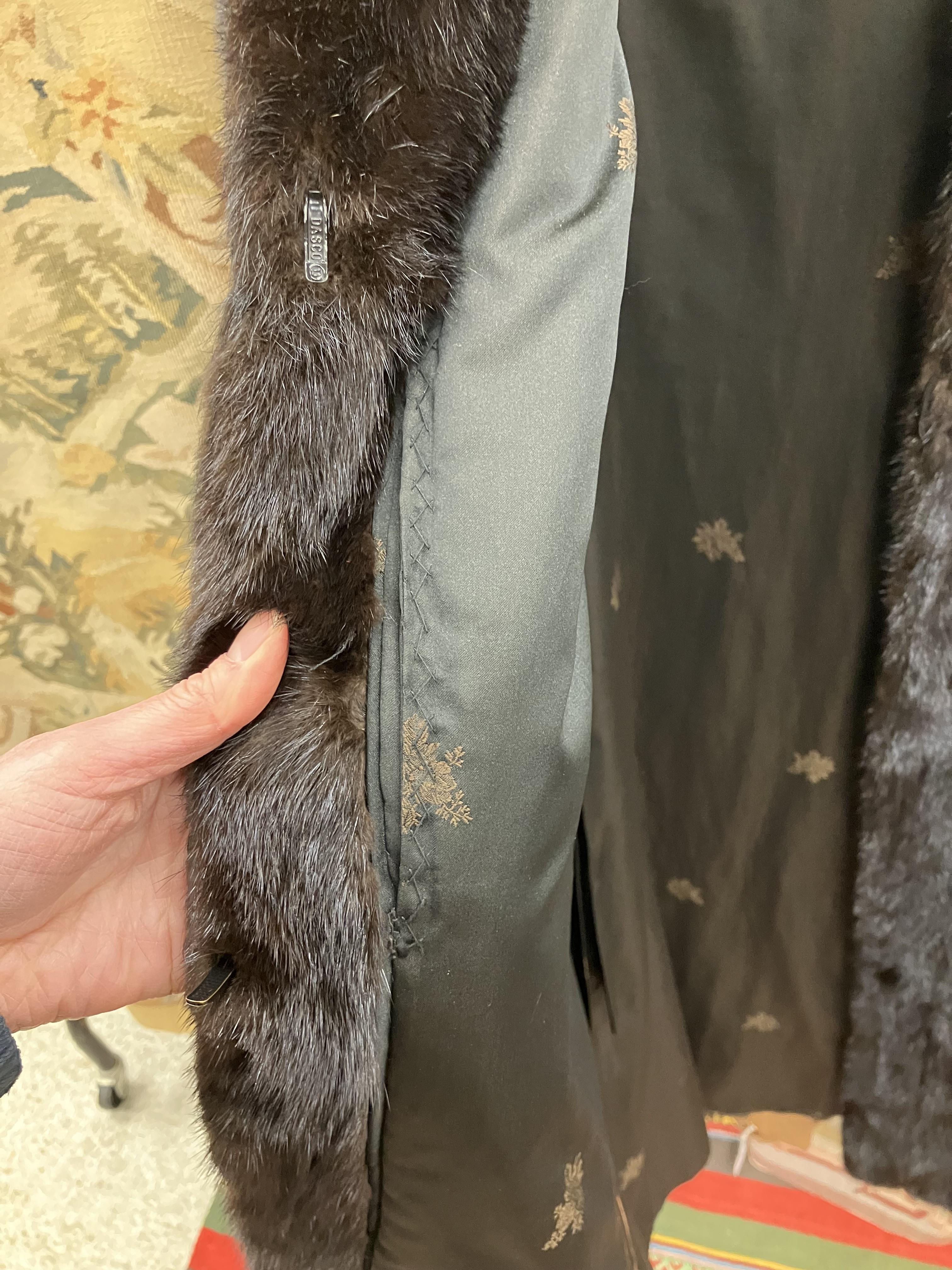 A mid 20th Century brown mink full lengt - Image 17 of 24