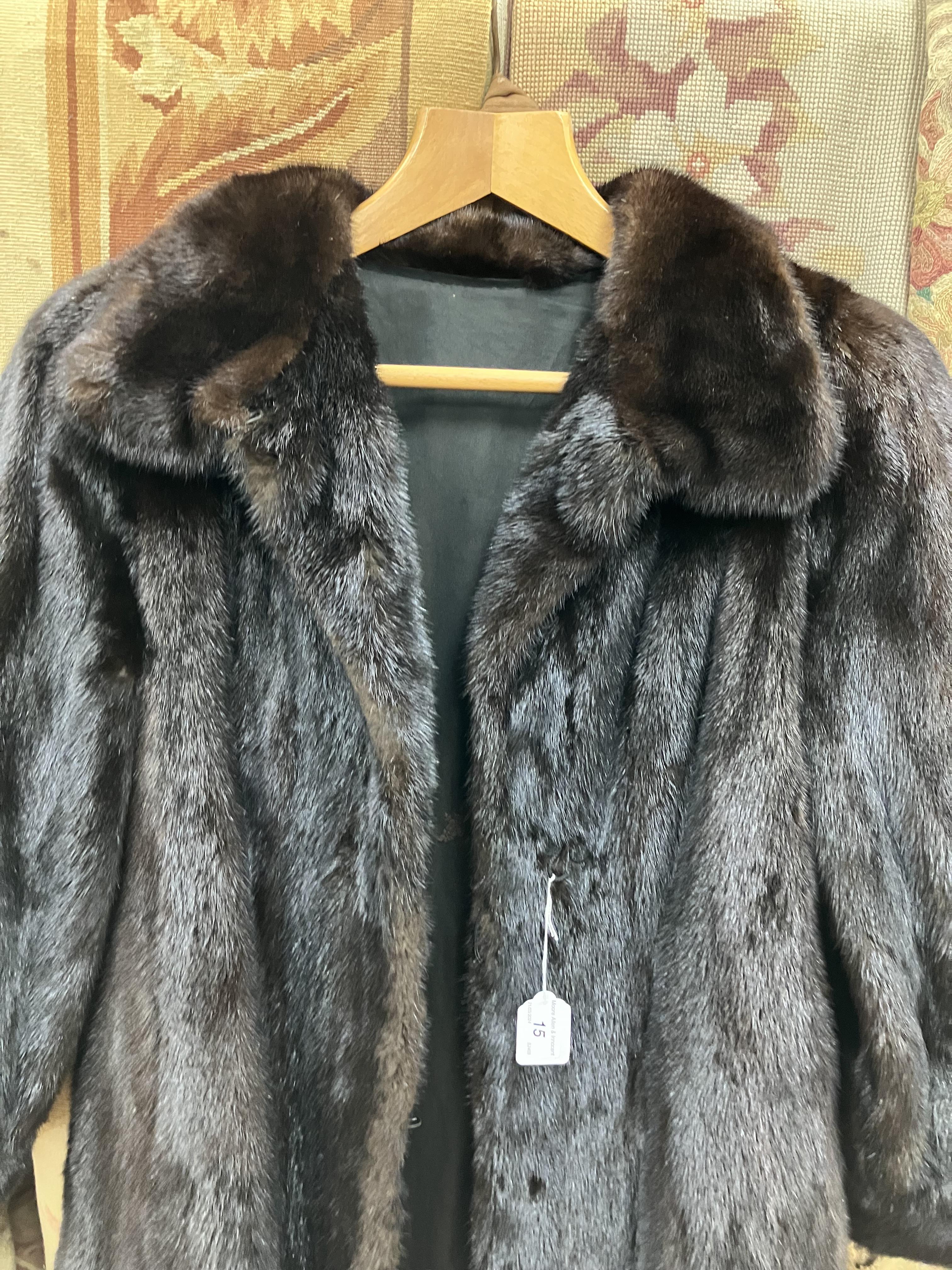 A mid 20th Century brown mink full lengt - Image 21 of 24