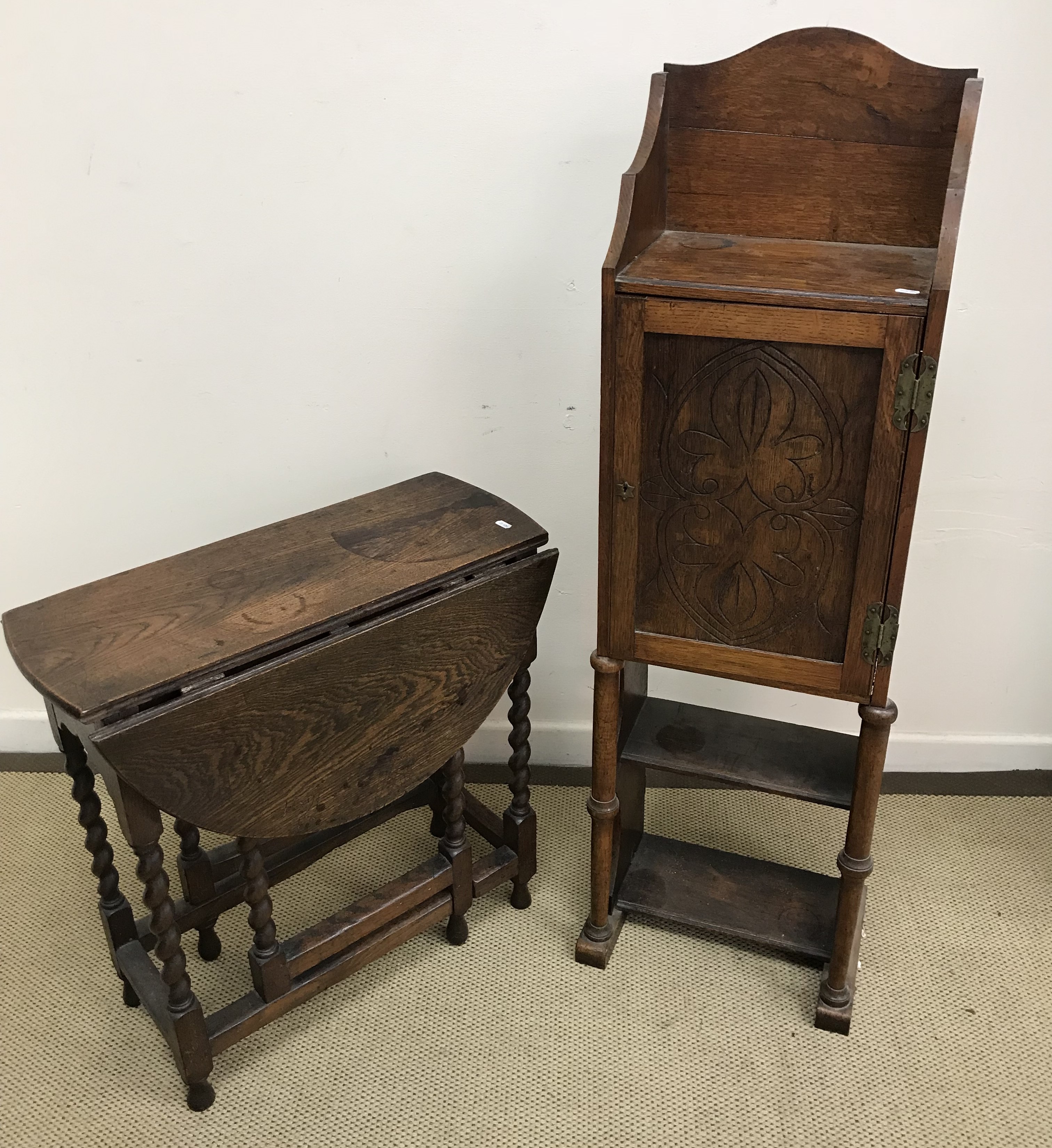 A circa 1900 oak student's bureau of sli