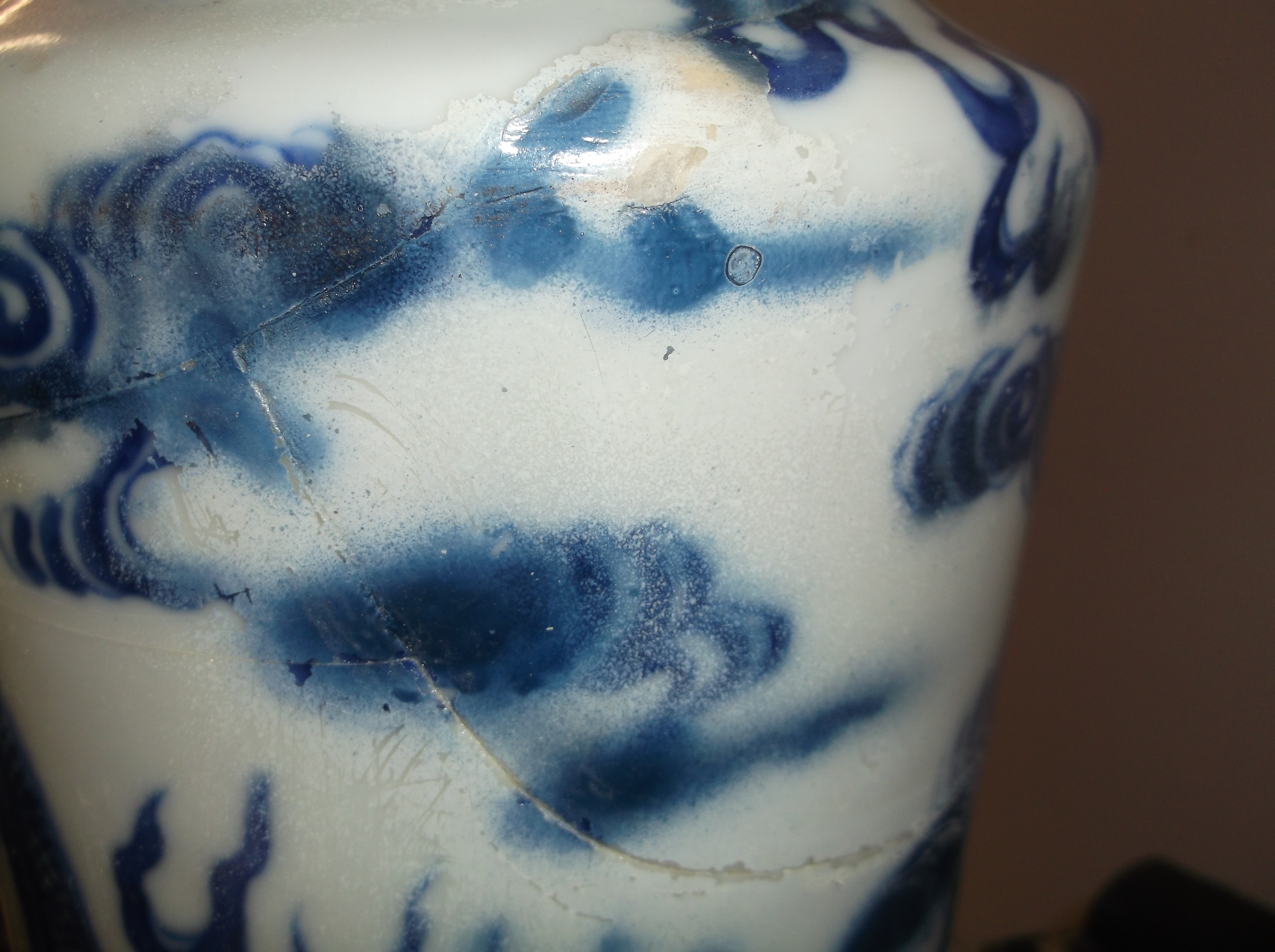 A Chinese blue and white vase, the main - Image 9 of 34