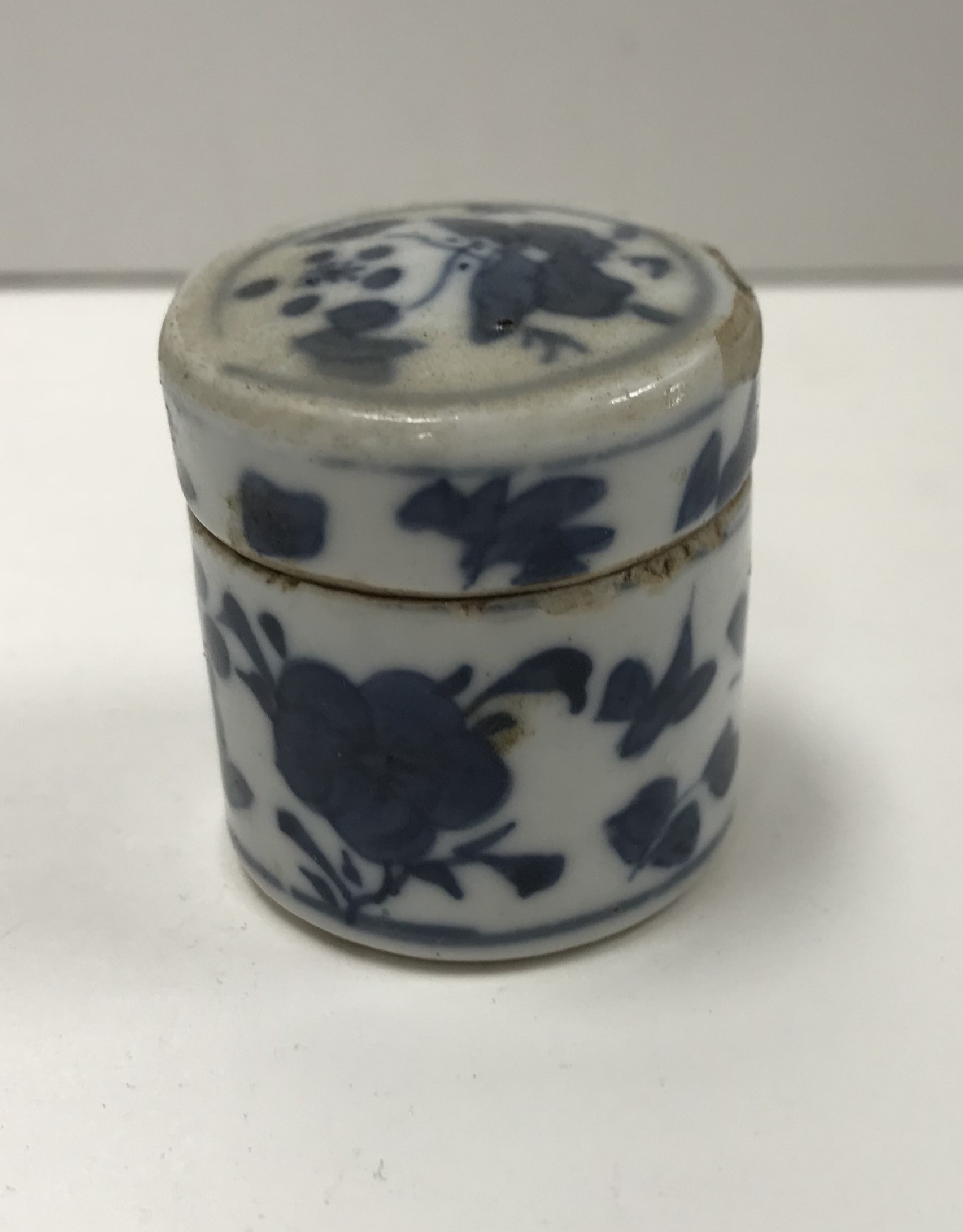 A blue and white porcelain chinoiserie d - Image 3 of 41