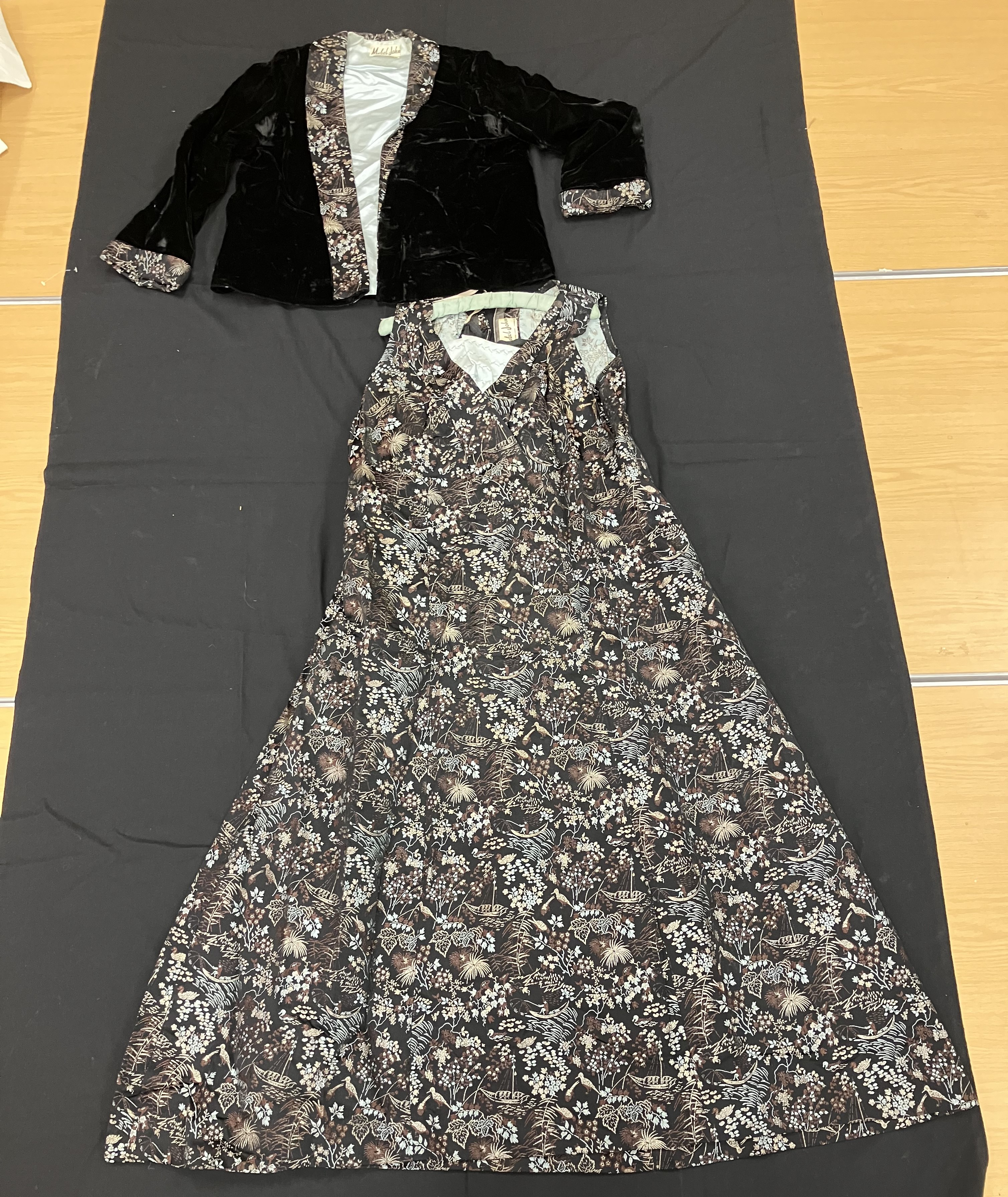 A mid-20th Century silk dress with match - Image 15 of 70