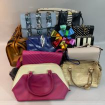 A quantity of handbags to include a Moda in Pelle shoulder bag, two by Ashwood leather together with