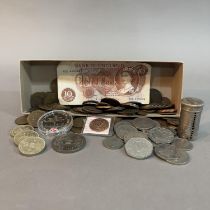 Box of miscellaneous mainly British obsolete currency including three £2 coins and a £5 coin