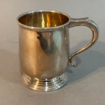 A silver christening cup, Birmingham, c.1960, 3oz