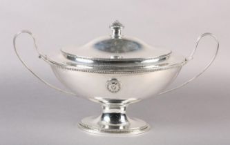 A GEORGE III SILVER SOUP TUREEN AND DOMED COVER, London 1784 for Benjamin Laver, having a floret