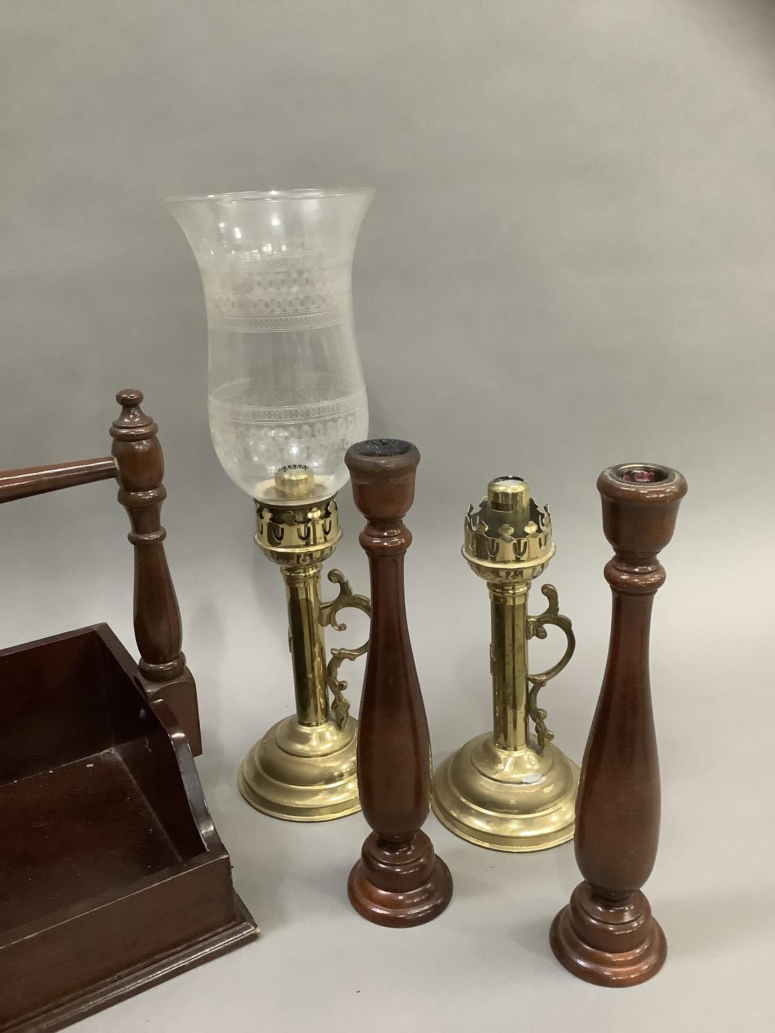 A reproduction book trough with carrying handle together with a pair of treen candlesticks, a pair - Image 4 of 4