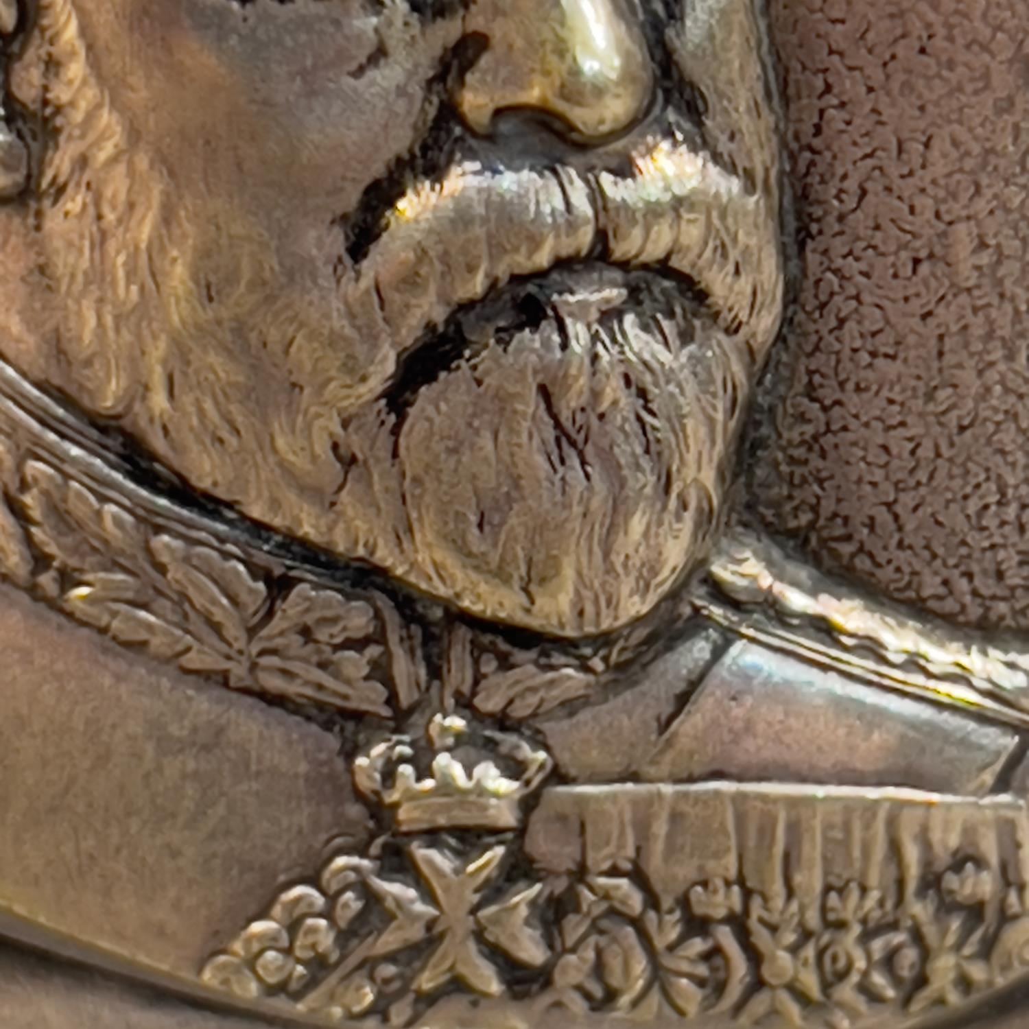 An Edward VII commemorative base metal vesta embossed with a head and shoulders portrait of - Image 3 of 3