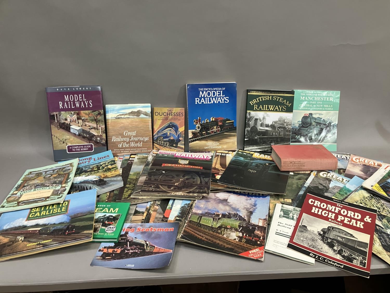 A collection of railway reference books, guides and pamphlets, along with a consecutive collection - Image 2 of 2