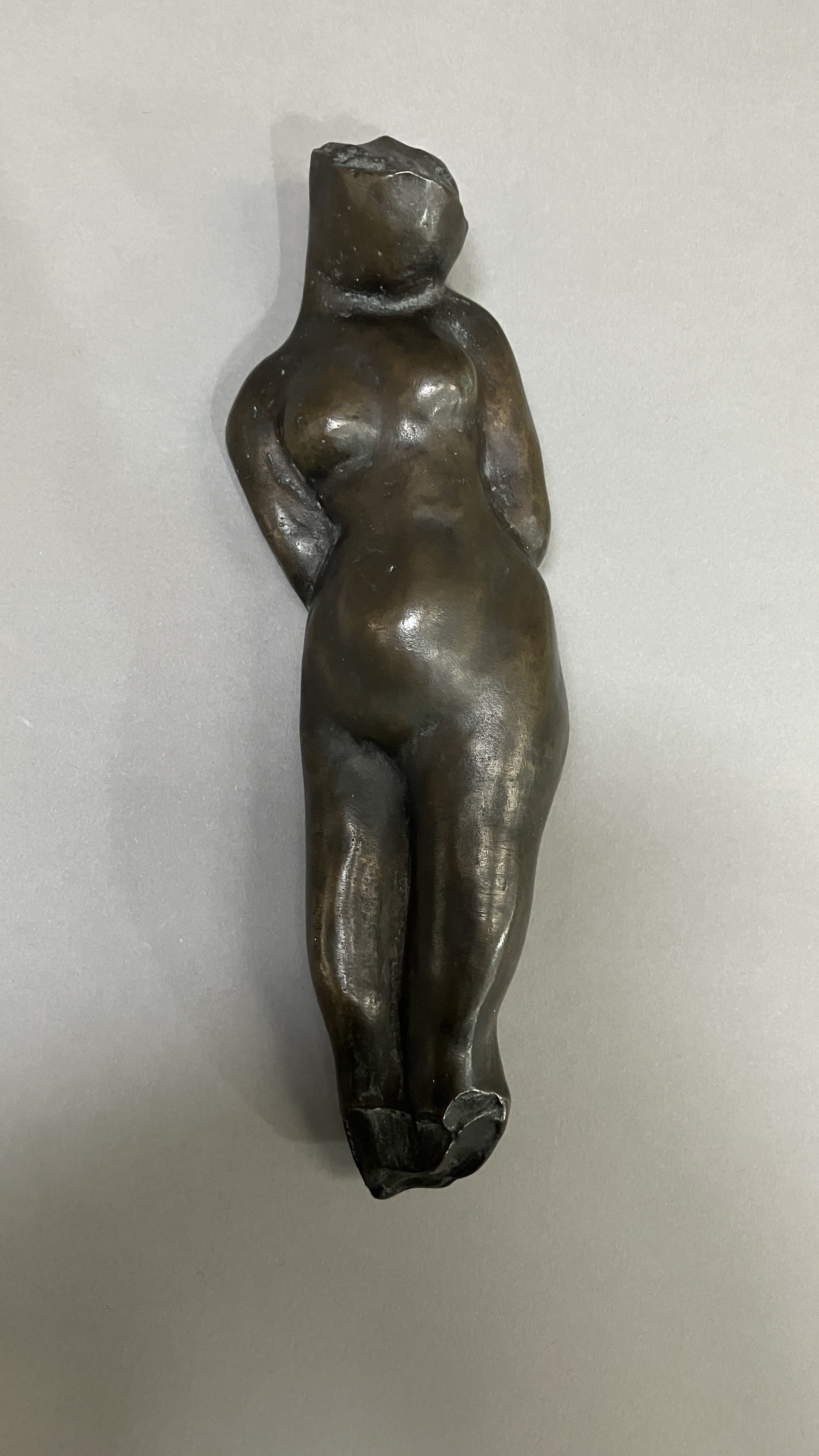 British School mid 20th century, A bronze female nude figure, reclining, 22cm long - Image 5 of 9