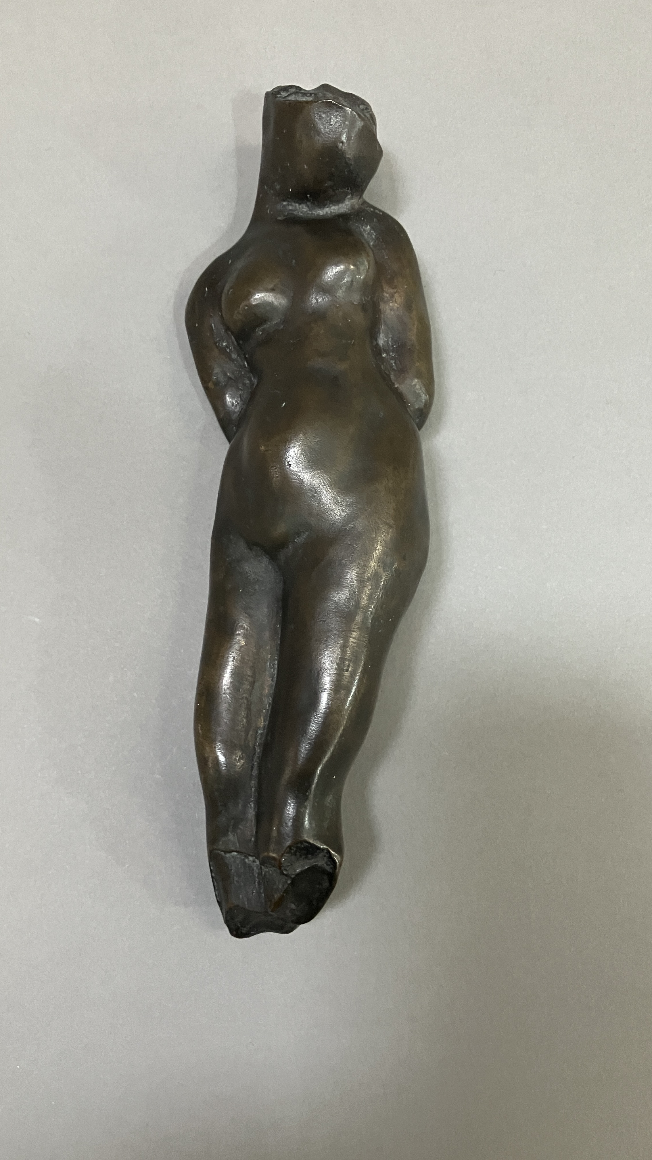 British School mid 20th century, A bronze female nude figure, reclining, 22cm long - Image 6 of 9
