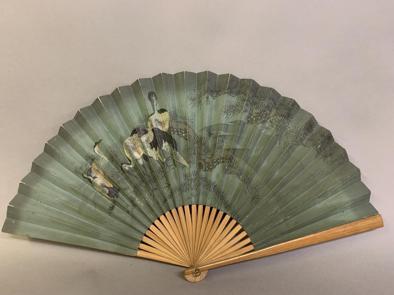 Four oriental fans: a 19th century Japanese wood brisé the 18 inner sticks and two guards with - Image 7 of 10