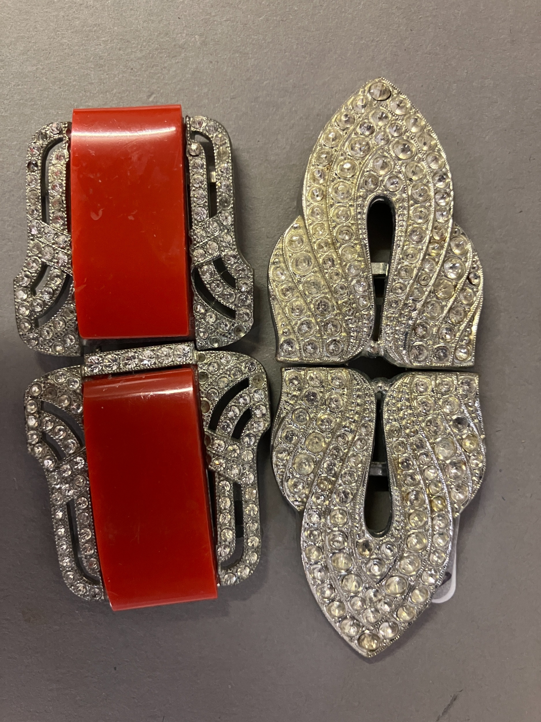 Art Deco buckles: a fine selection of diamanté, metal, and plastic in the stylized designs of the - Image 3 of 4