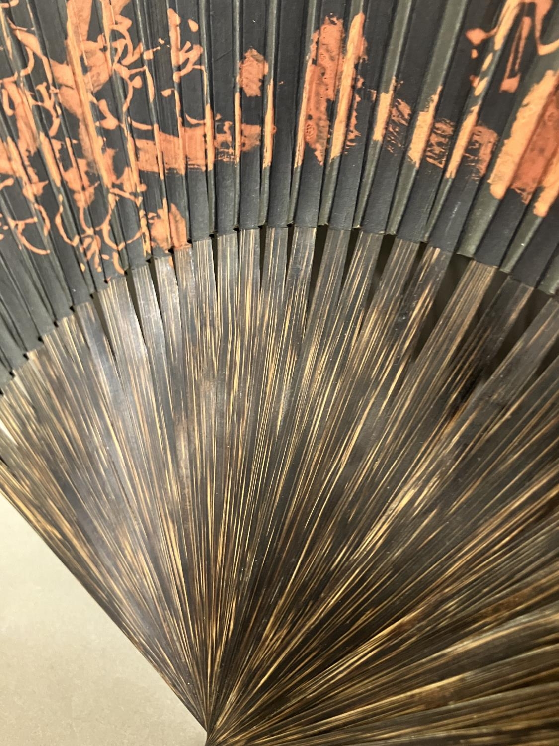 An original fan by Chinese Master Artist Fu Hua, 20th century, the recto painted with flowering - Image 4 of 6